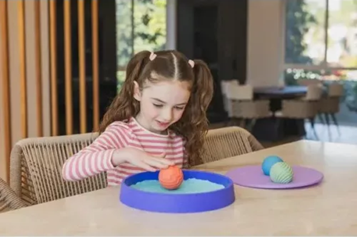 Playfoam Sand Sensory Spheres – Soothing Sensory Play Set with Sand Tray & Patterned Spheres for Kids & Adults