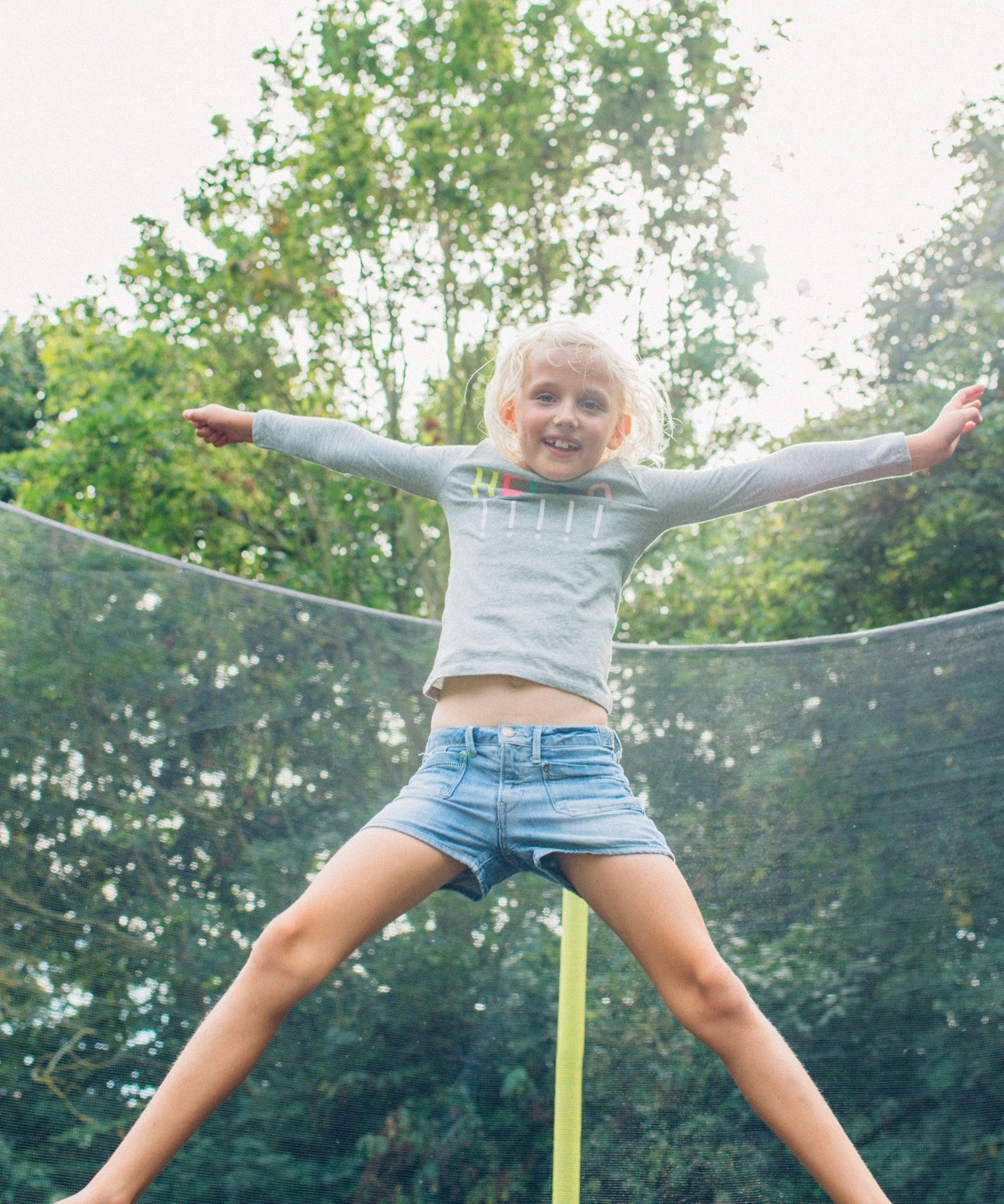 Plum 8ft Springsafe Jumper Trampoline with Enclosure, Safety Net and Foam Pad Protection, Stable Recreational Outdoor Toy with UV, Rust + Weather Protection, Suitable for Kids 6 Years and Above