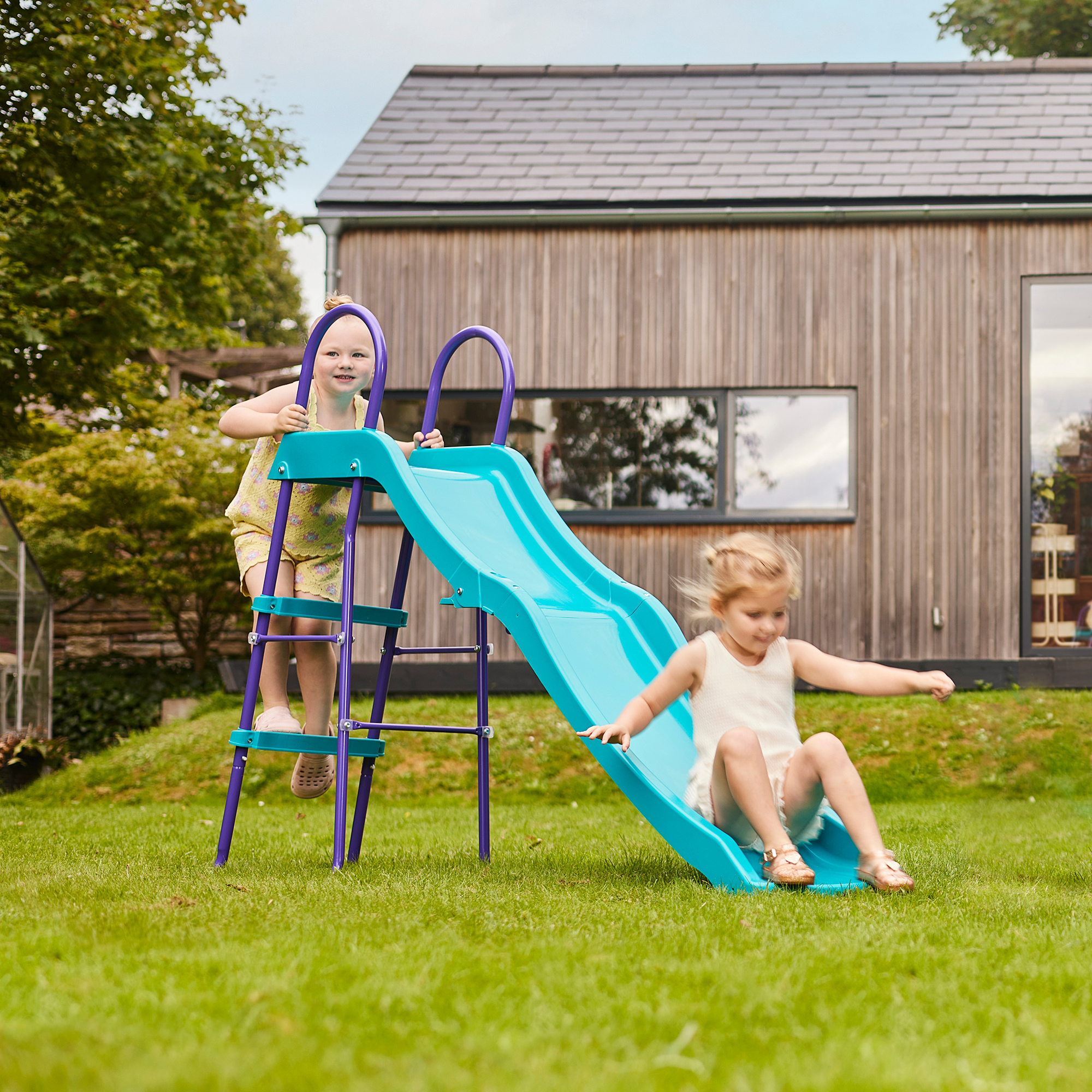 Plum Haumea 6ft Freestanding Slide with Ladder, Easy to Assemble Sturdy Metal Frame with 50kg Maximum Weight Capacity, Outdoor Garden Slide Suitable for Boys and Girls Aged 3 years and Above, Blue