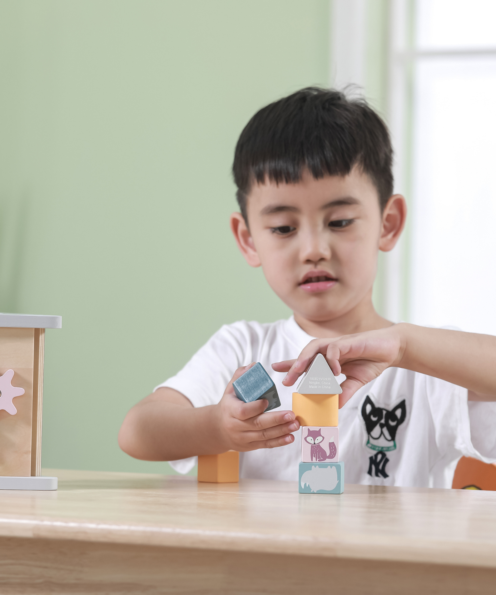 PolarB Wooden Shape Sorter Activity Box for Toddlers, 5-Sided Triangular Box with 7 Geometric Shapes and Turning Gears, Educational Toy for Shape Recognition and Fine Motor Skills