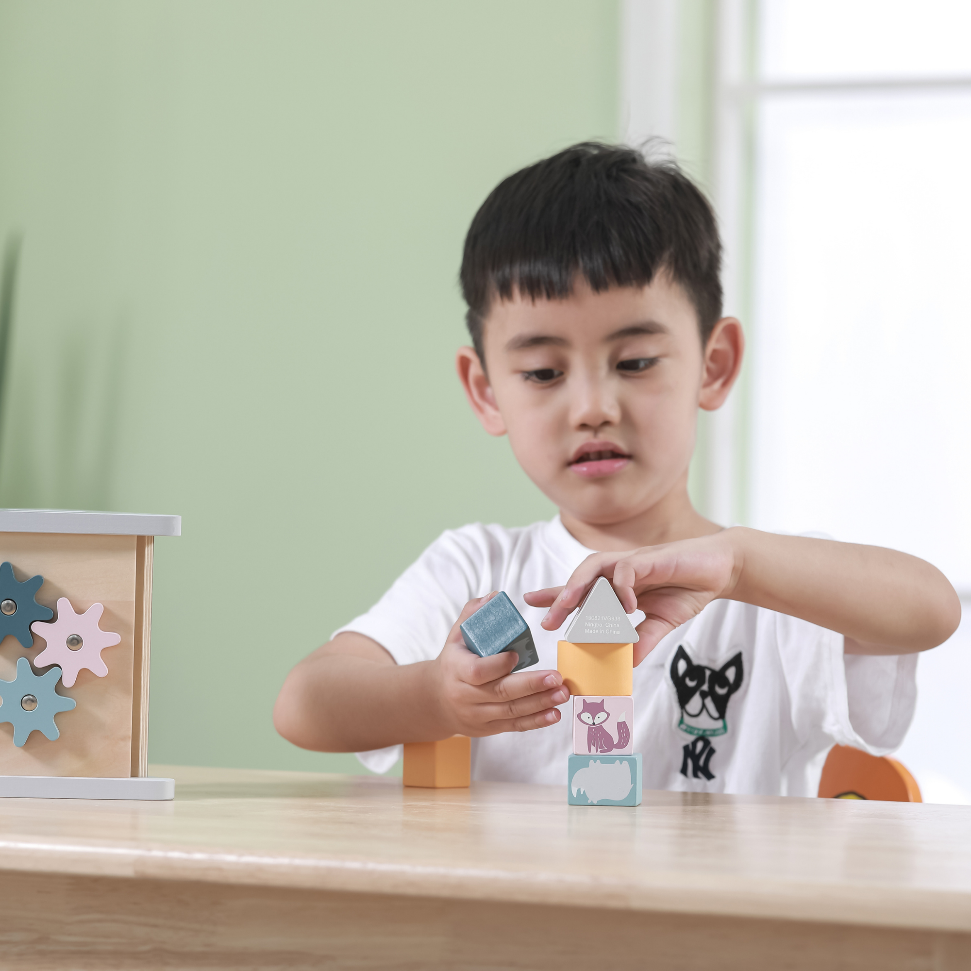 PolarB Wooden Shape Sorter Activity Box for Toddlers, 5-Sided Triangular Box with 7 Geometric Shapes and Turning Gears, Educational Toy for Shape Recognition and Fine Motor Skills