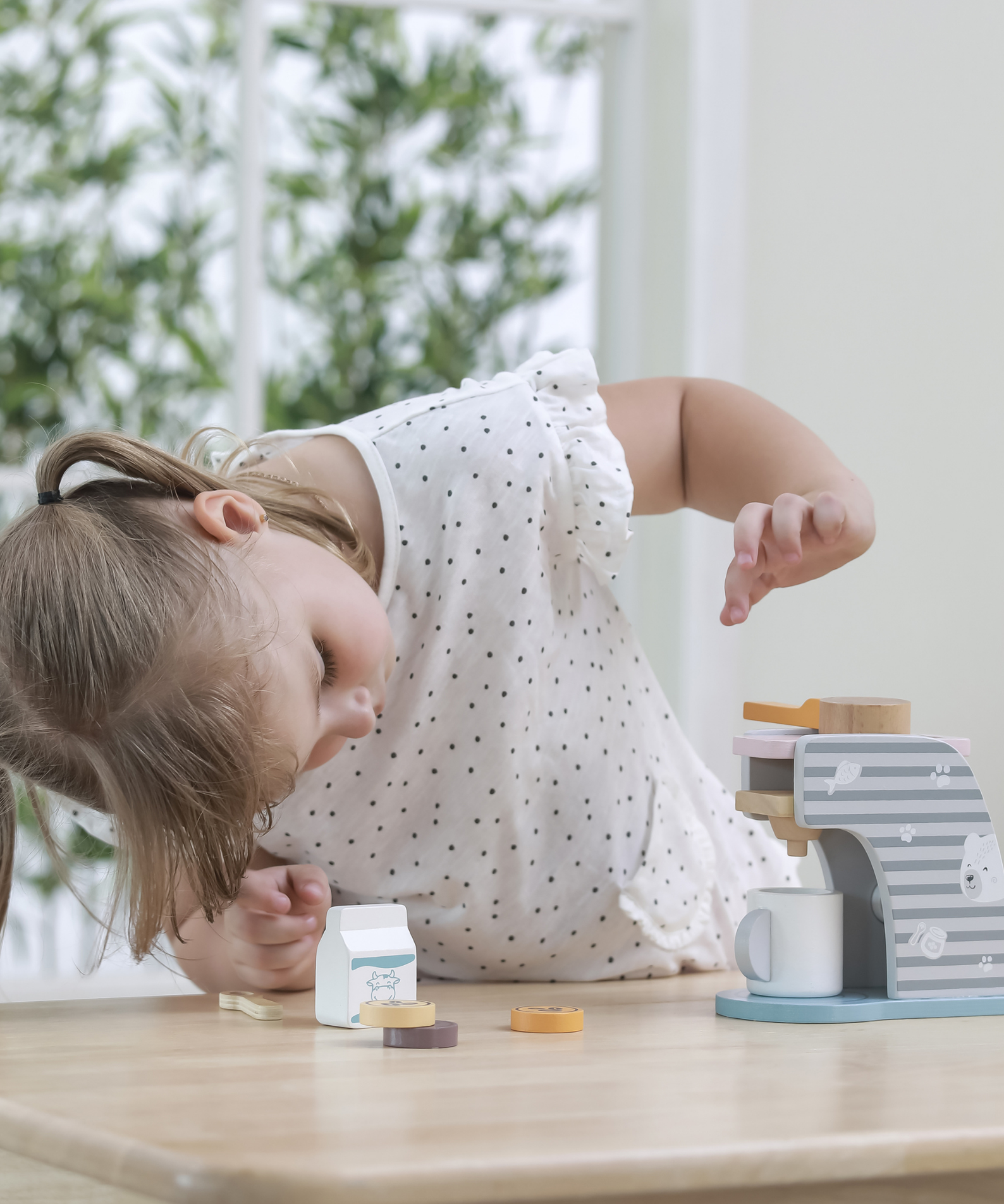 PolarB Wooden Coffee Machine Set for Kids Aged 3 and Up  Pretend Play Barista Toy with Cup, Spoon, Milk Bottle, and Coffee Beans