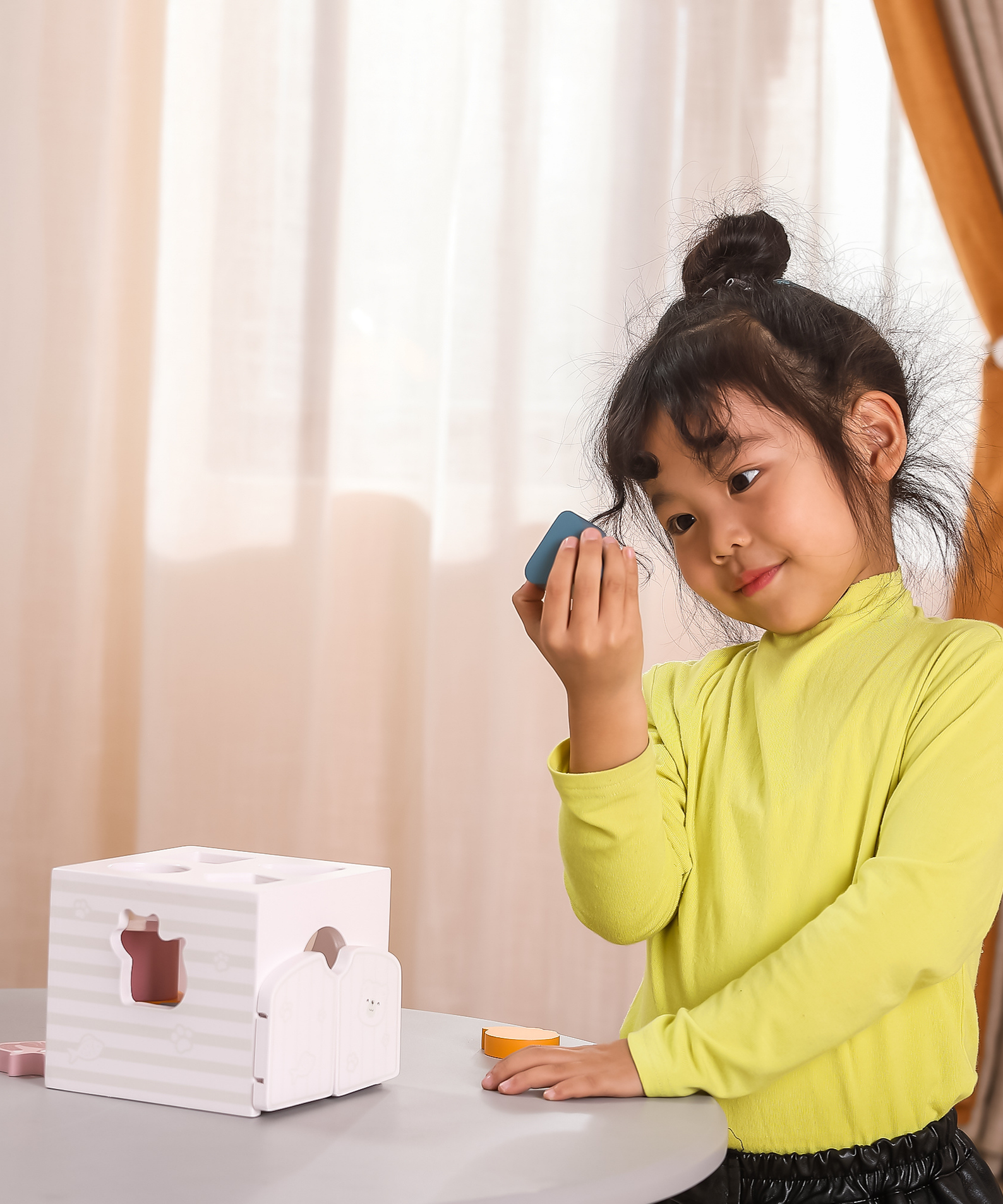 PolarB Shape Sorter with Music Blocks, 7 Wooden Pieces Including Animal Shapes, Mirror, and Sound Blocks, Educational Toy for Toddlers 18 Months+