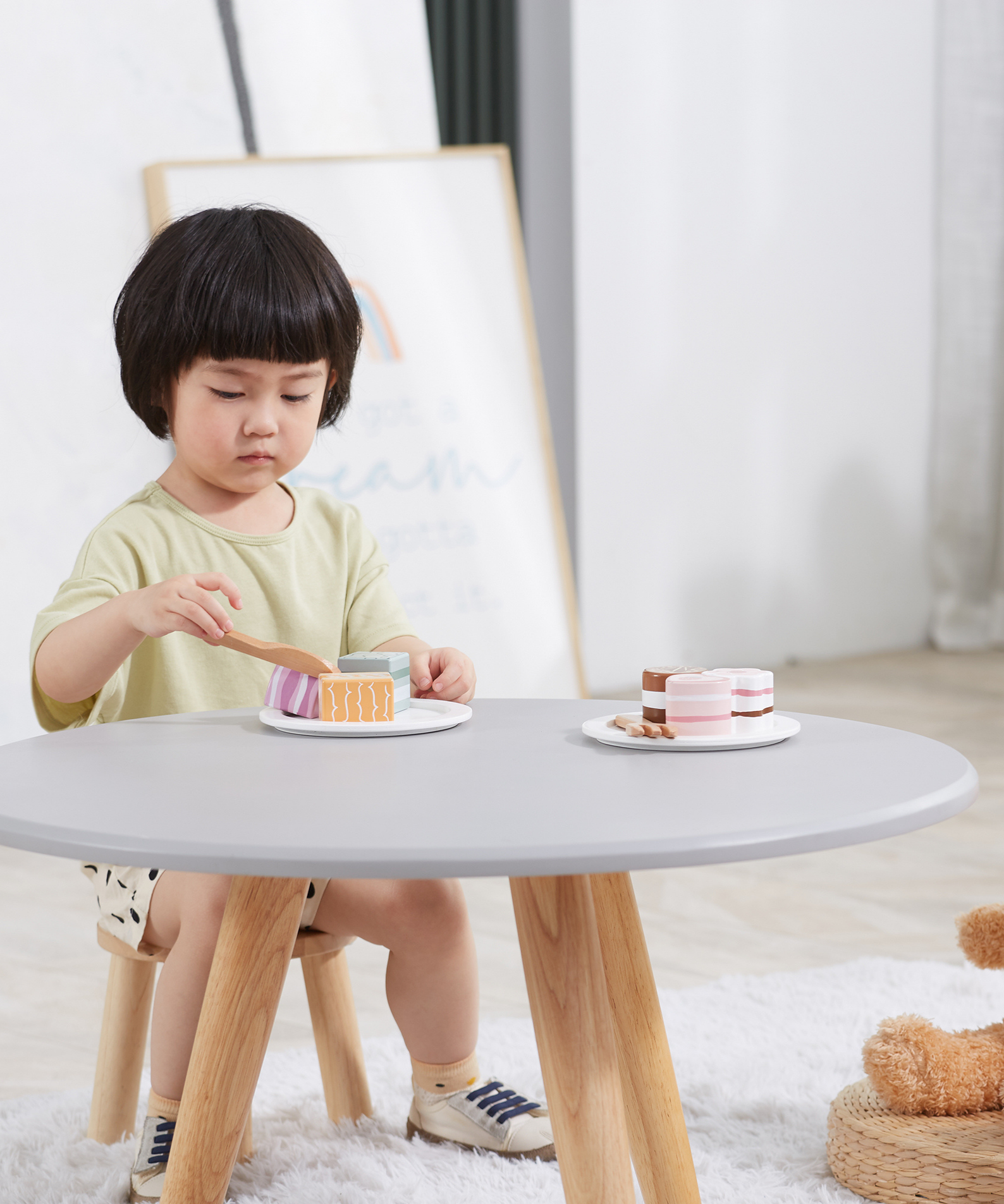 VIGA Wooden Polar Bear Cookies and Desserts Play Set, 6 Piece Pretend Food Toy for Kids 18 Months+, Montessori Kitchen Role Play