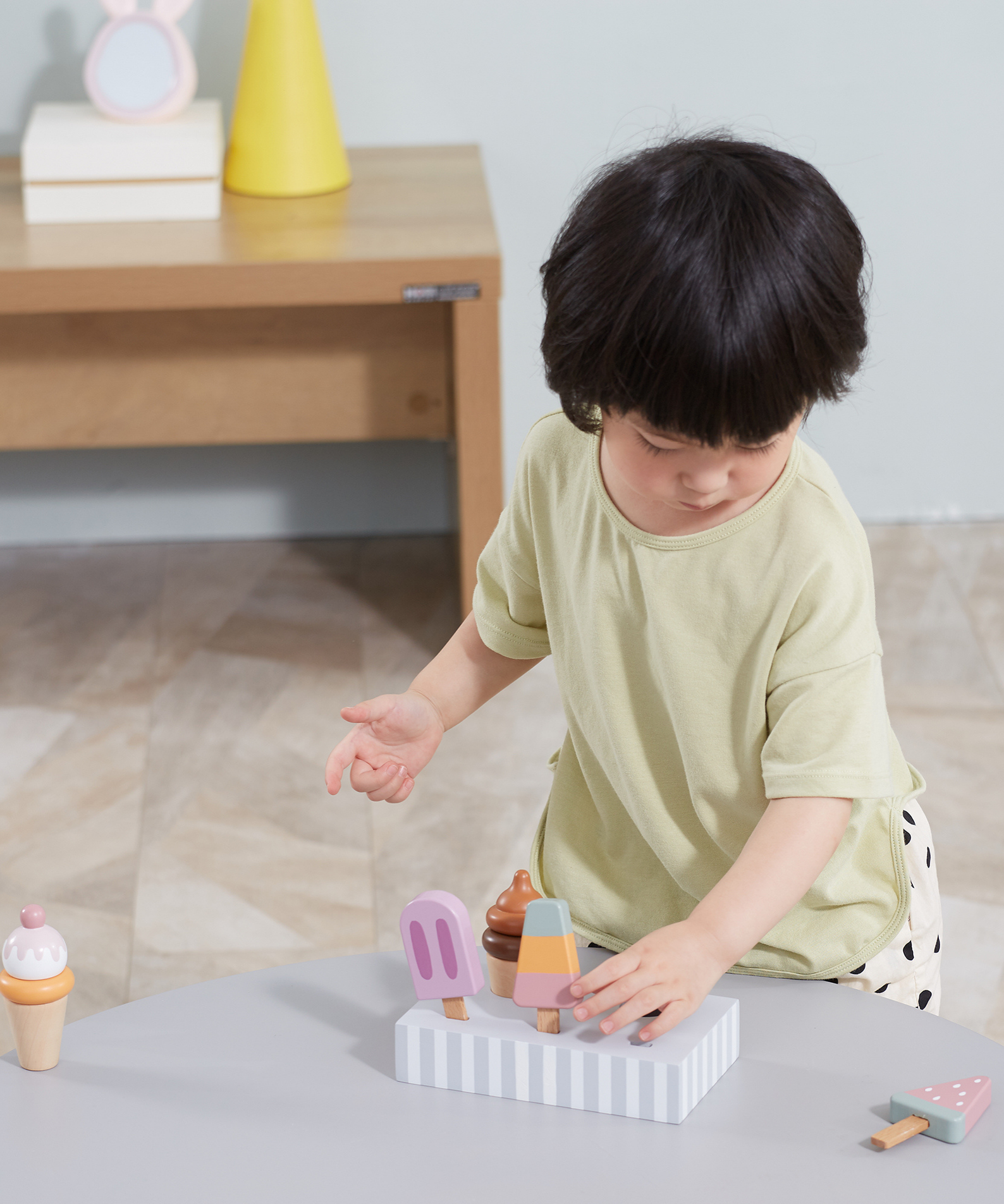 PolarB Wooden Popsicle and Ice Cream Set for Ages 3 and Up  5 Piece Roleplay Toy to Develop Creativity, Social Skills, and Fine Motor Coordination