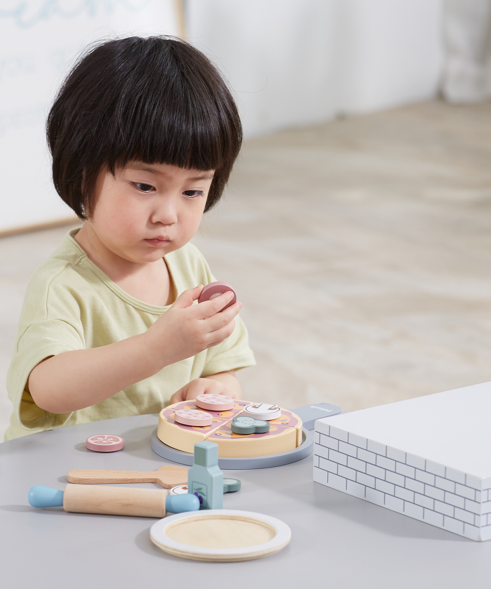 PolarB Home Made Pizza Wooden Pretend Play Toy for Kids  Age 2 Years and Above