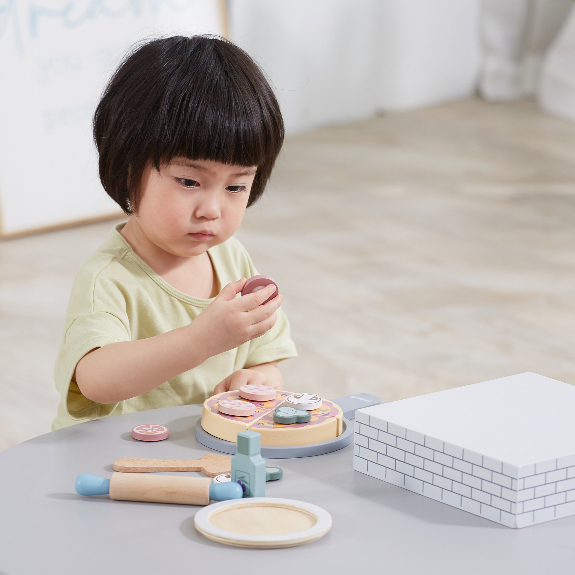 PolarB Home Made Pizza Wooden Pretend Play Toy for Kids  Age 2 Years and Above