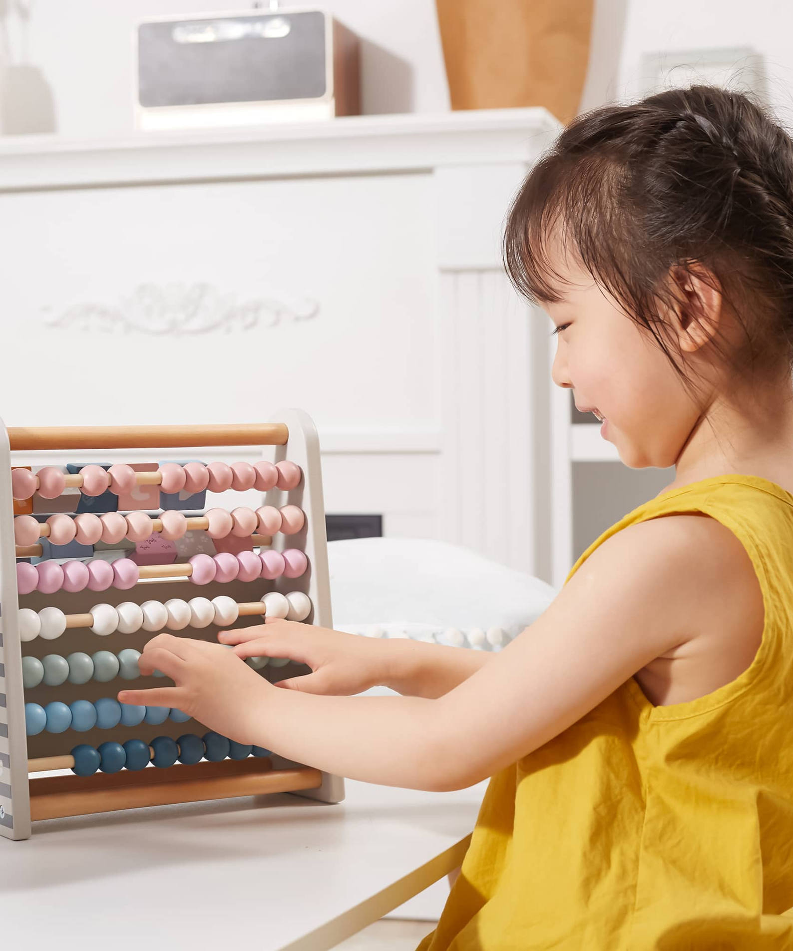 Polar Bear 3-in-1 Wooden Math Abacus for Kids with Blackboard and Number Blocks, Early Learning Educational Toy, Ages 3 and Up