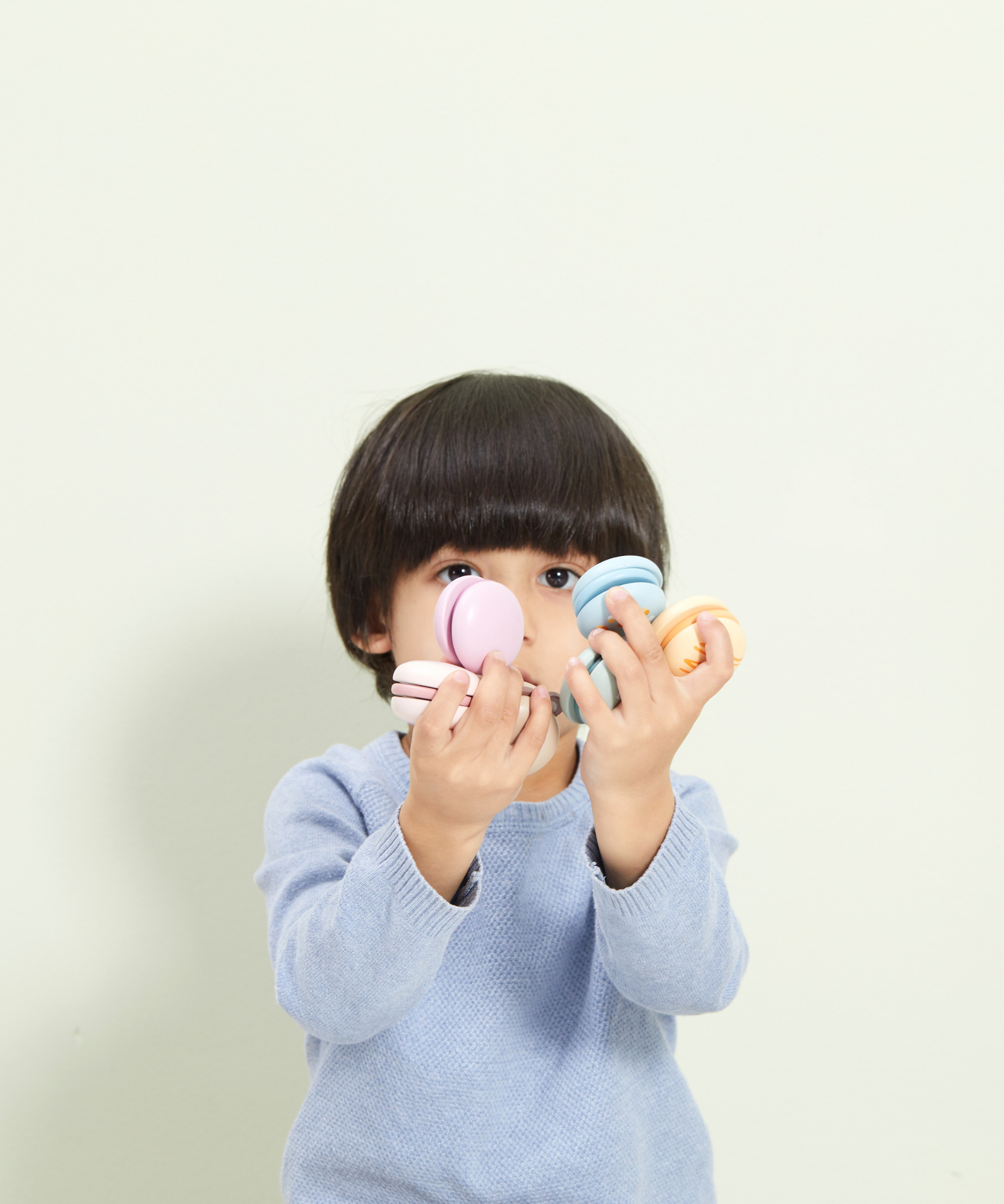 PolarB Wooden Macarons Play Set, 6-Piece Pretend Food Toy for Kids, Safe, Colorful and Imaginative Role Play for Toddlers and Preschoolers Ages 2 and Up