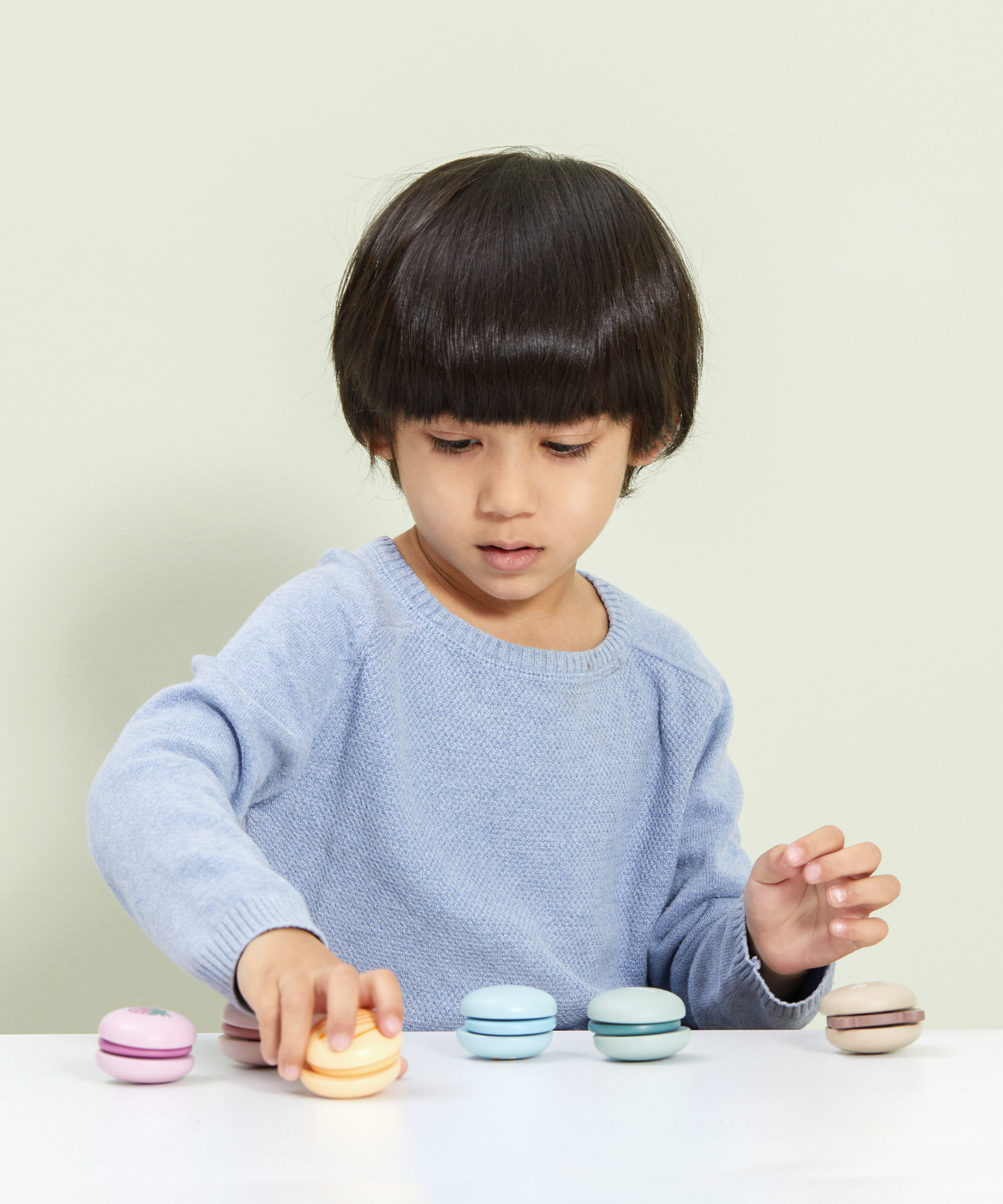 PolarB Wooden Macarons Play Set, 6-Piece Pretend Food Toy for Kids, Safe, Colorful and Imaginative Role Play for Toddlers and Preschoolers Ages 2 and Up