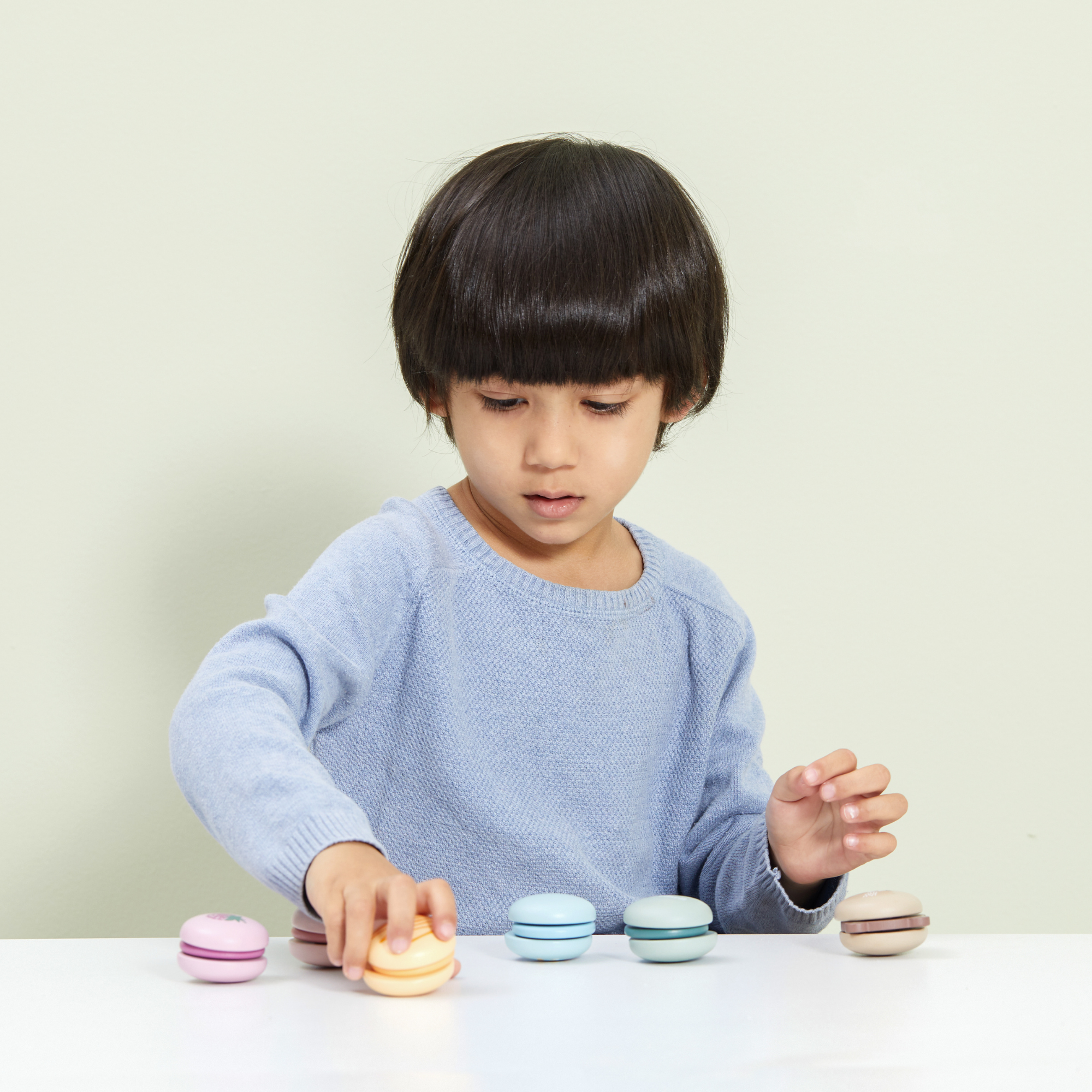 PolarB Wooden Macarons Play Set, 6-Piece Pretend Food Toy for Kids, Safe, Colorful and Imaginative Role Play for Toddlers and Preschoolers Ages 2 and Up