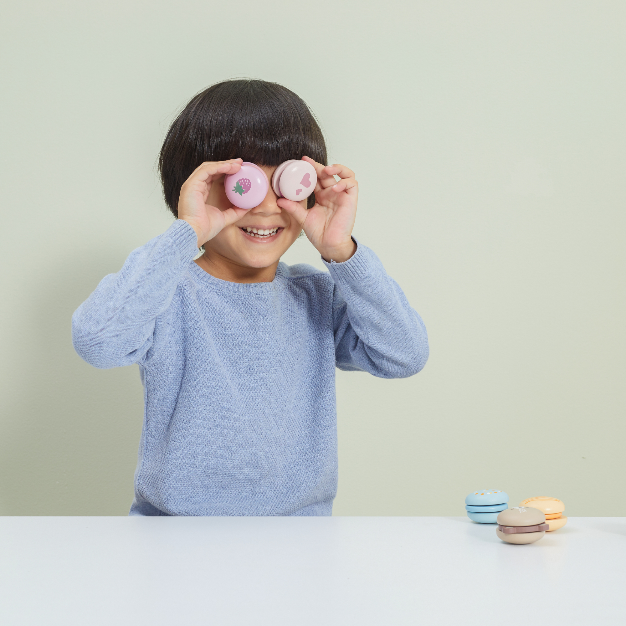 PolarB Wooden Macarons Play Set, 6-Piece Pretend Food Toy for Kids, Safe, Colorful and Imaginative Role Play for Toddlers and Preschoolers Ages 2 and Up