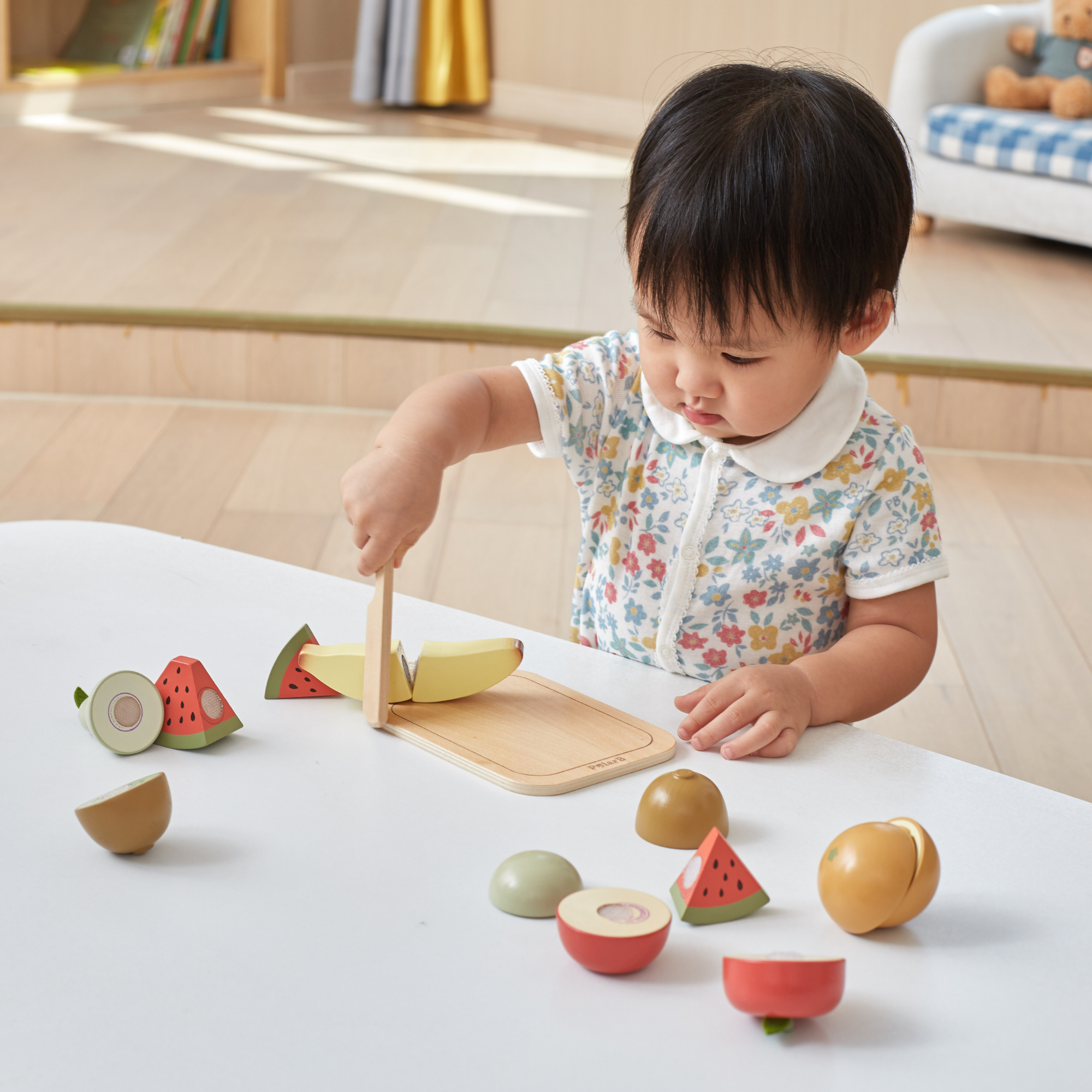 PolarB Wooden Cutting Fruits Play Set for Toddlers, Includes Knife, Cutting Board and 6 Colorful Fruits, Pretend Play Kitchen Toy for Motor Skill Development, Ages 18 Months and Up