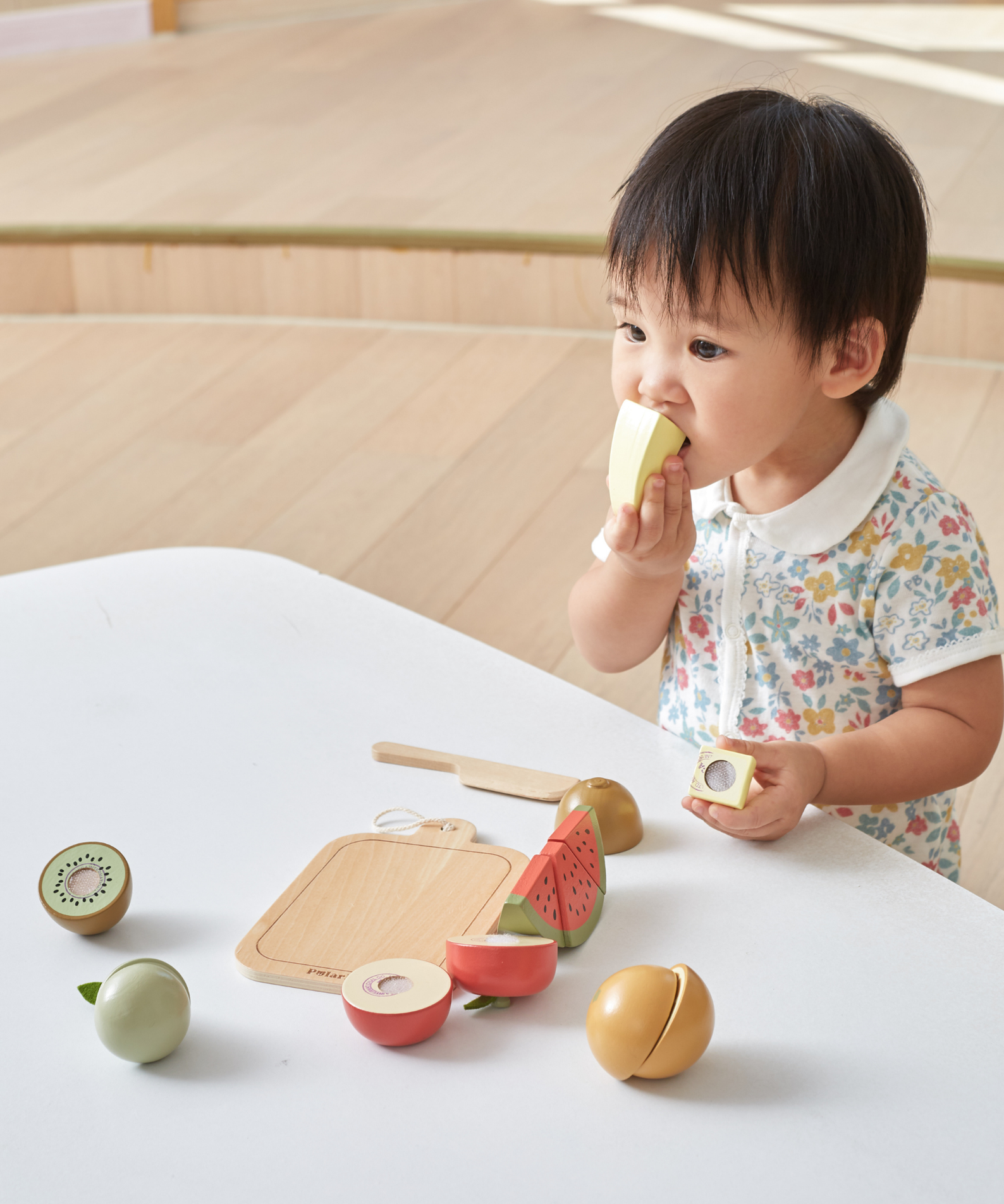 PolarB Wooden Cutting Fruits Play Set for Toddlers, Includes Knife, Cutting Board and 6 Colorful Fruits, Pretend Play Kitchen Toy for Motor Skill Development, Ages 18 Months and Up