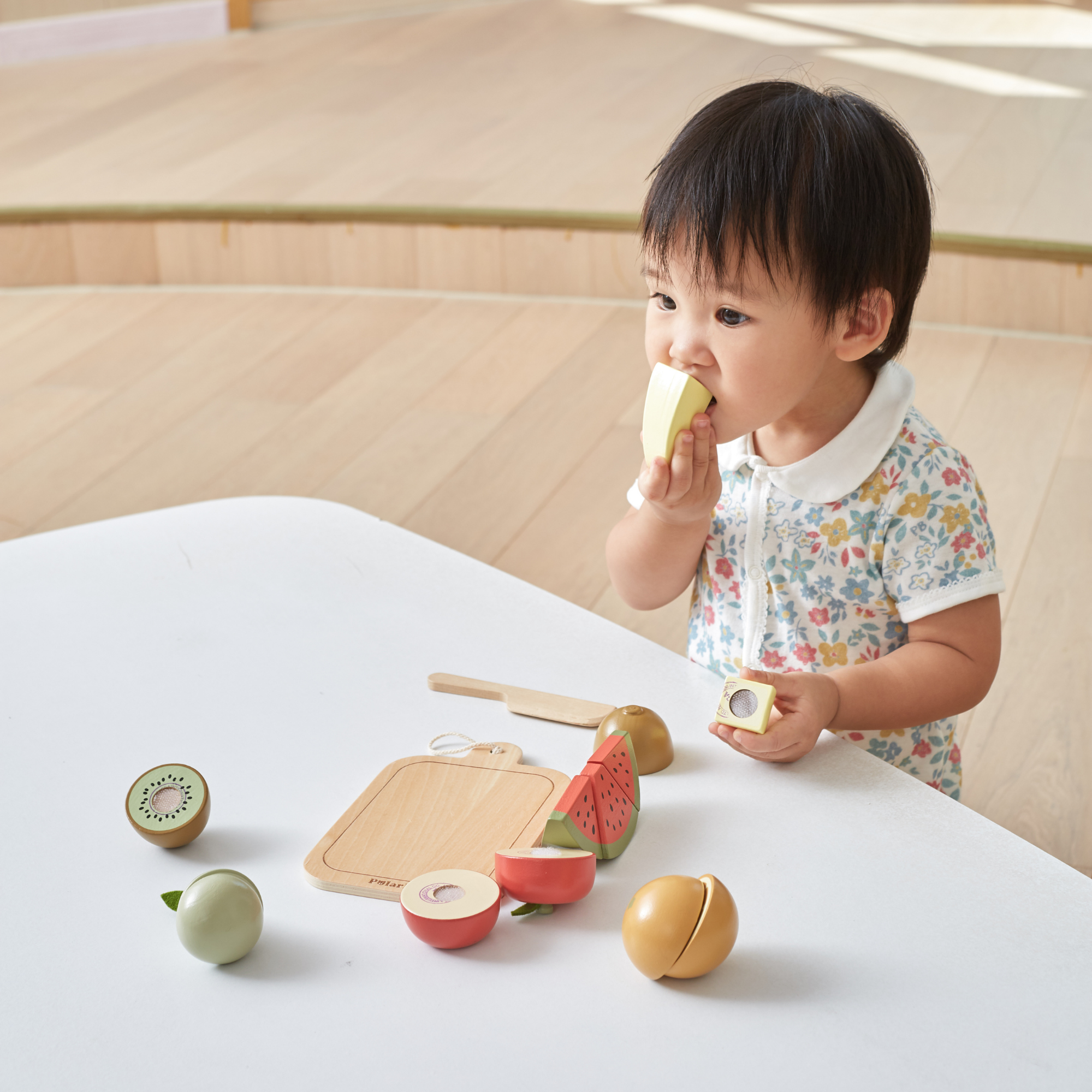 PolarB Wooden Cutting Fruits Play Set for Toddlers, Includes Knife, Cutting Board and 6 Colorful Fruits, Pretend Play Kitchen Toy for Motor Skill Development, Ages 18 Months and Up