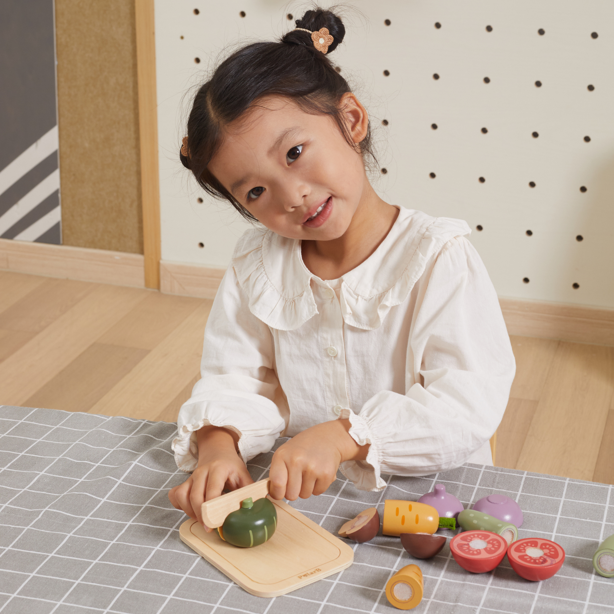 PolarB Wooden Vegetable Chopping Board Set, Pretend Play Cutting Toy with Knife and Board, Montessori Kitchen Learning Toy for Toddlers Ages 18 Months+