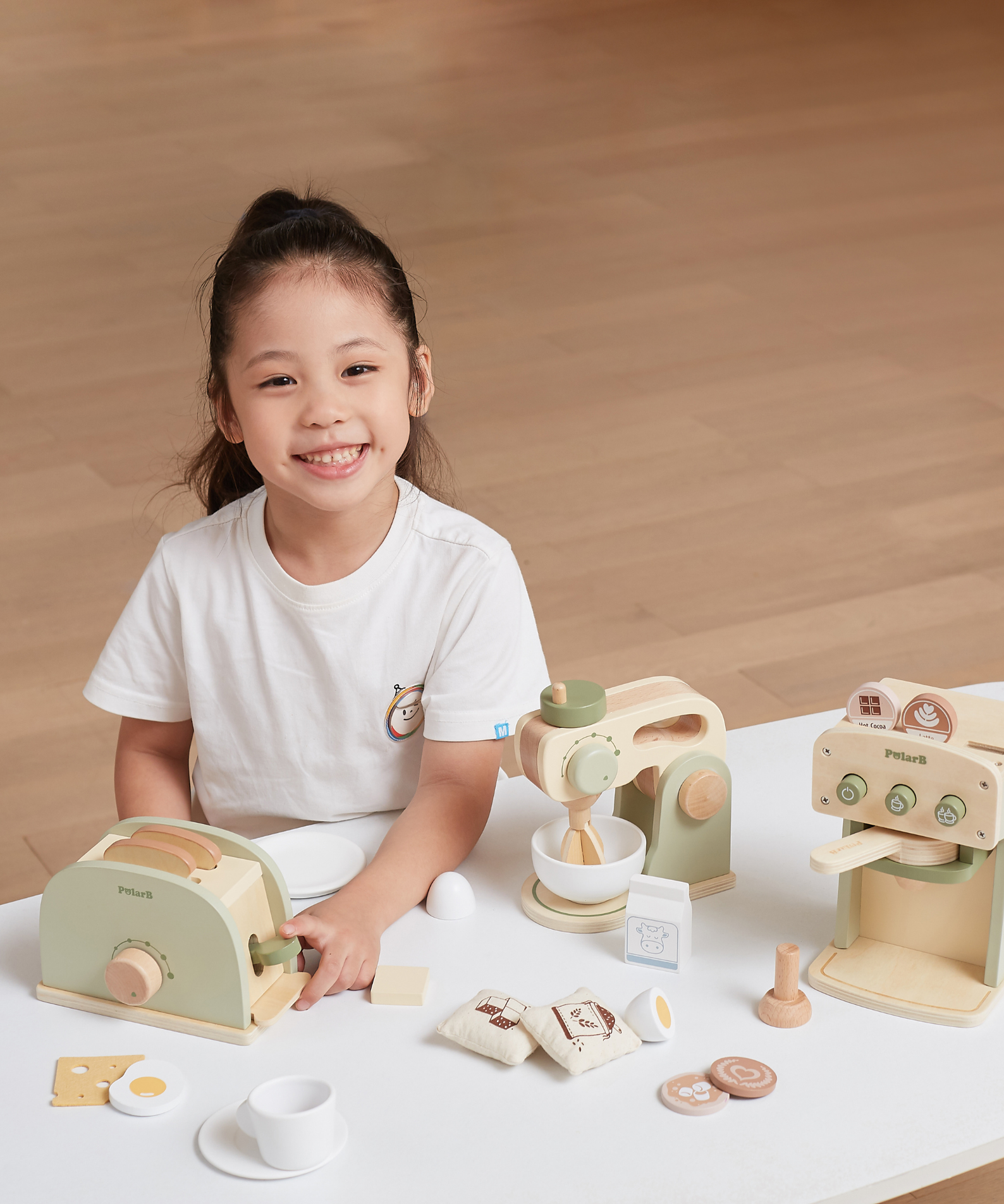 PolarB Wooden Coffee Machine Toy for Kids, Pretend Play Cafe Set with Cup, Saucer, Coffee Pods and Accessories, Role Play Barista Toy for Ages 3 and Up