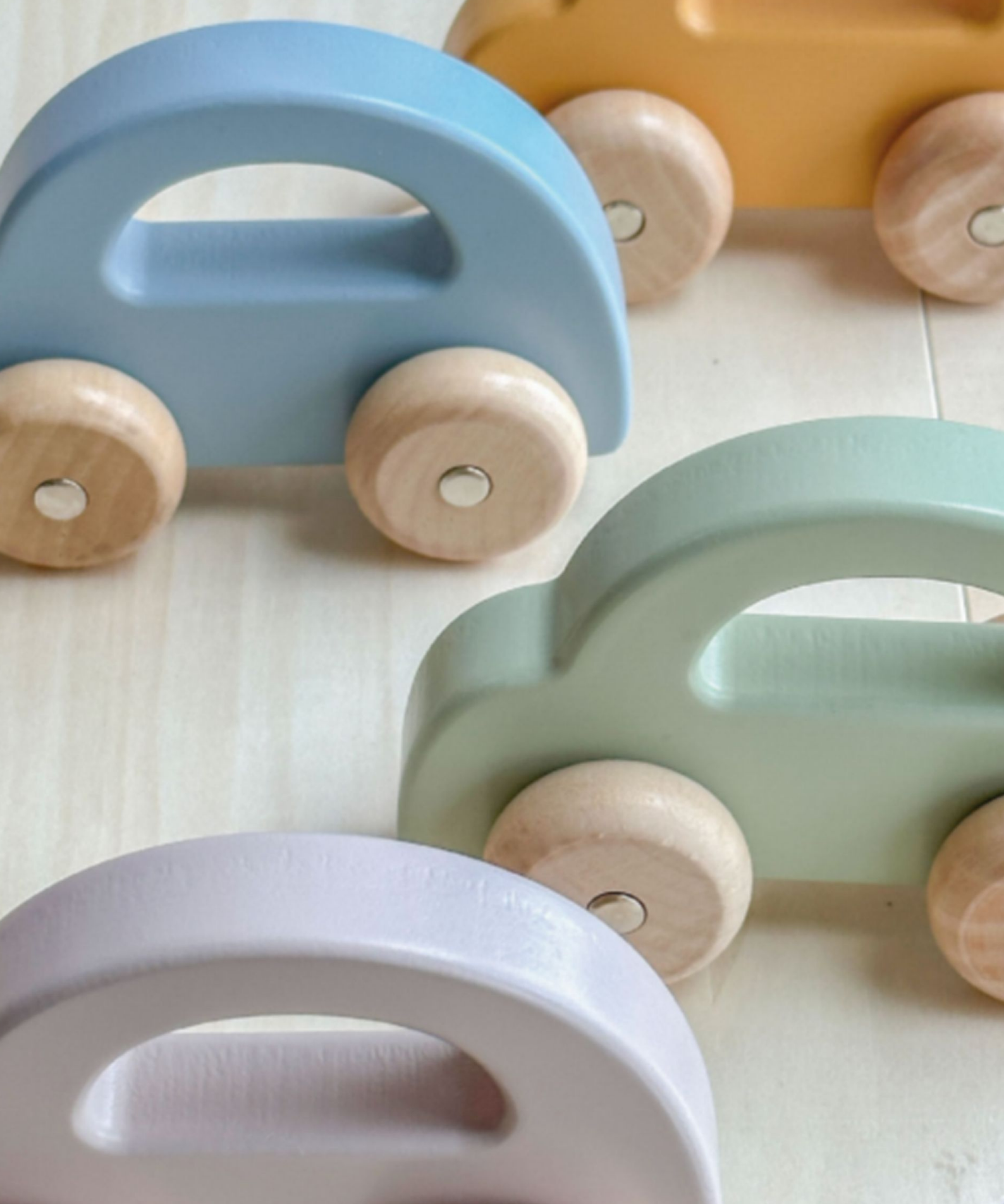 PolarB Wooden Car Push and Pull Toy for Babies, Montessori-Inspired Natural Wood Vehicle with Smooth Wheels, Pastel Tones, Safe for 6 Months and Up, Green