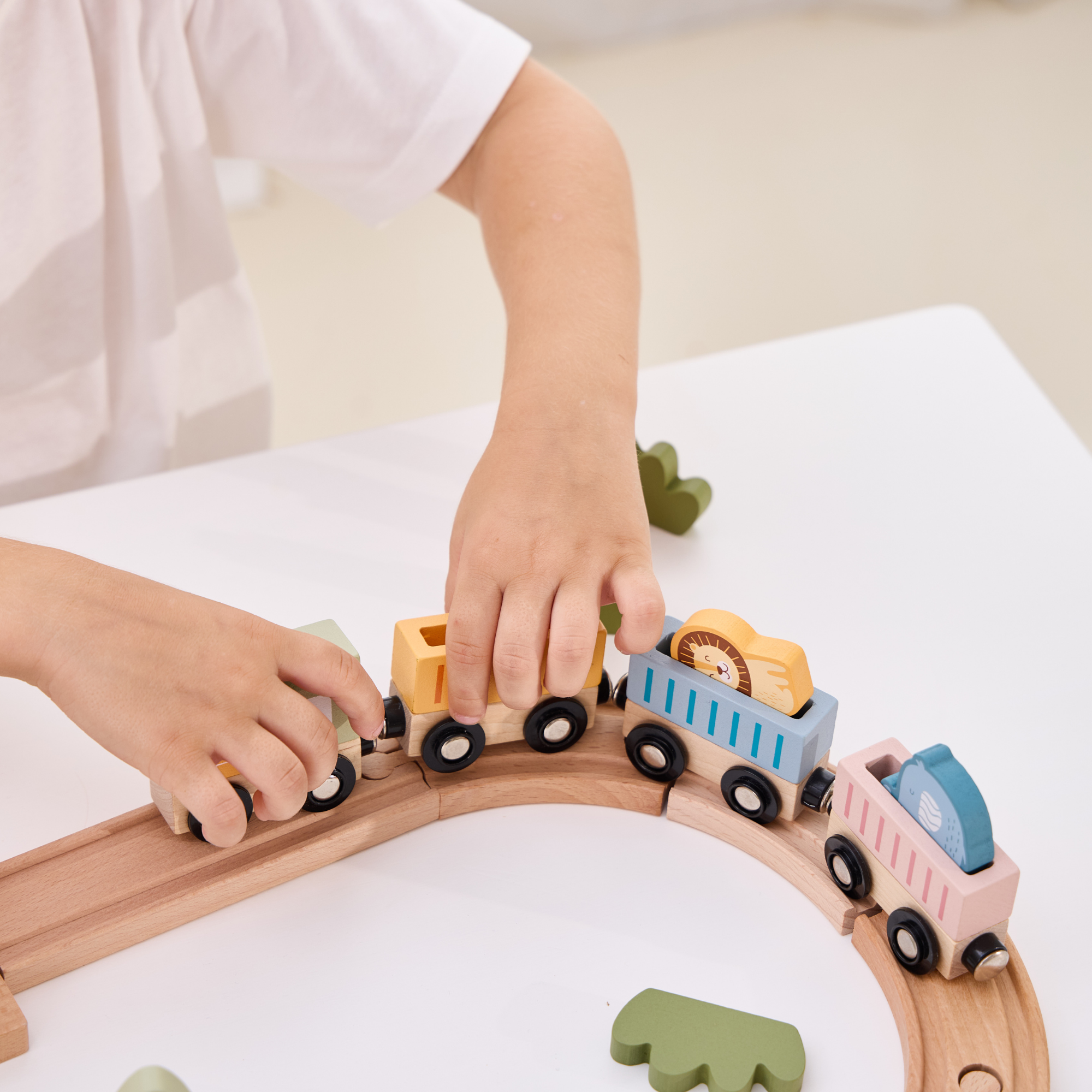 PolarB Wooden Train Set, 30 Pieces with Interactive Sound Station, Tracks, Animal Figures and Accessories, Educational Toy for Kids Ages 3 and Up