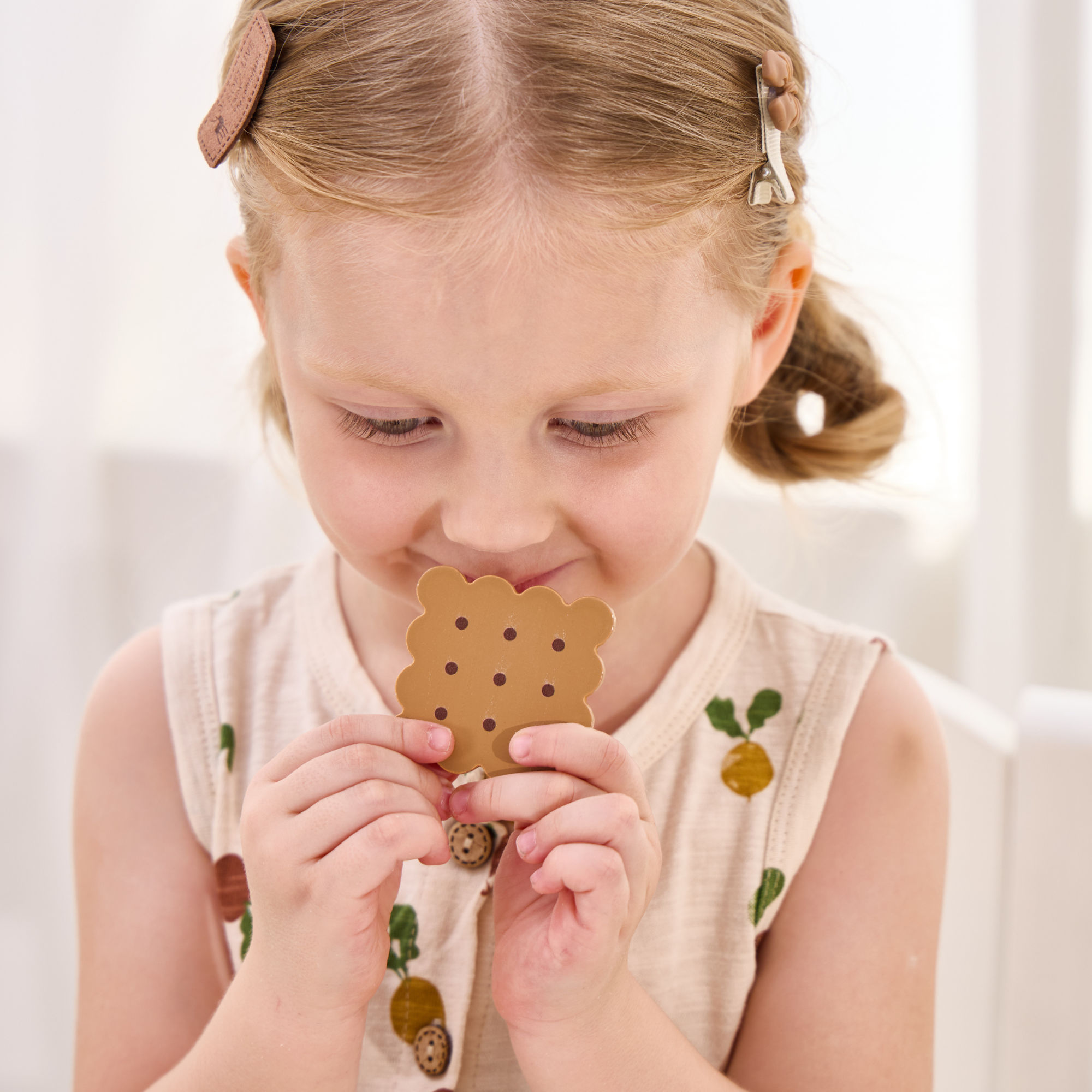 PolarB Wooden Tea Party Set, Pretend Play Tea Set with Teapot, Cups, Tray, Biscuits, and Accessories, Role Play Toy for Toddlers, Ages 3+