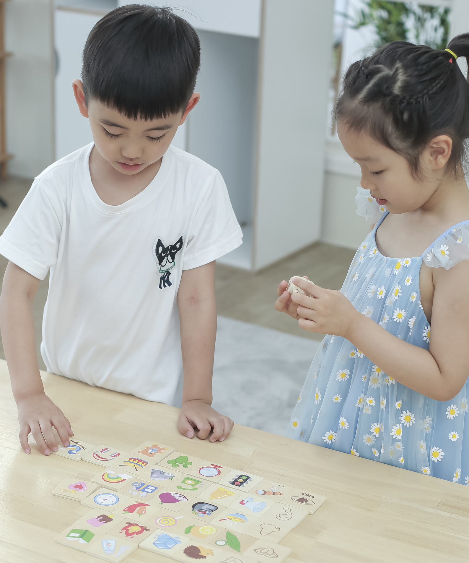 Viga Learning Senses, 35 Piece Mix & Match Puzzle, Montessori Wooden Toy, Develops Sensory, Cognitive & Fine Motor Skills, Non-Toxic & Eco-friendly Kids Educational Toy, for Boys & Girls 3Y+