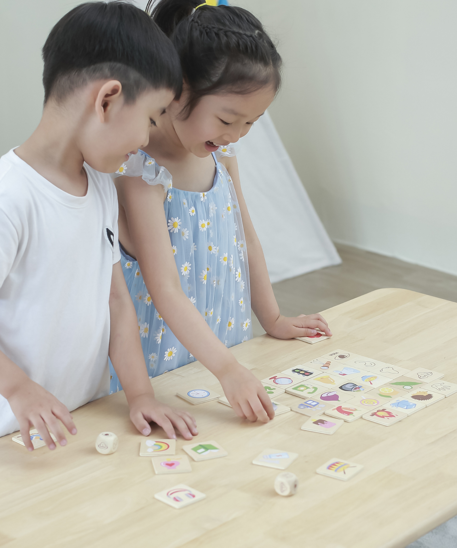 Viga Learning Senses, 35 Piece Mix & Match Puzzle, Montessori Wooden Toy, Develops Sensory, Cognitive & Fine Motor Skills, Non-Toxic & Eco-friendly Kids Educational Toy, for Boys & Girls 3Y+