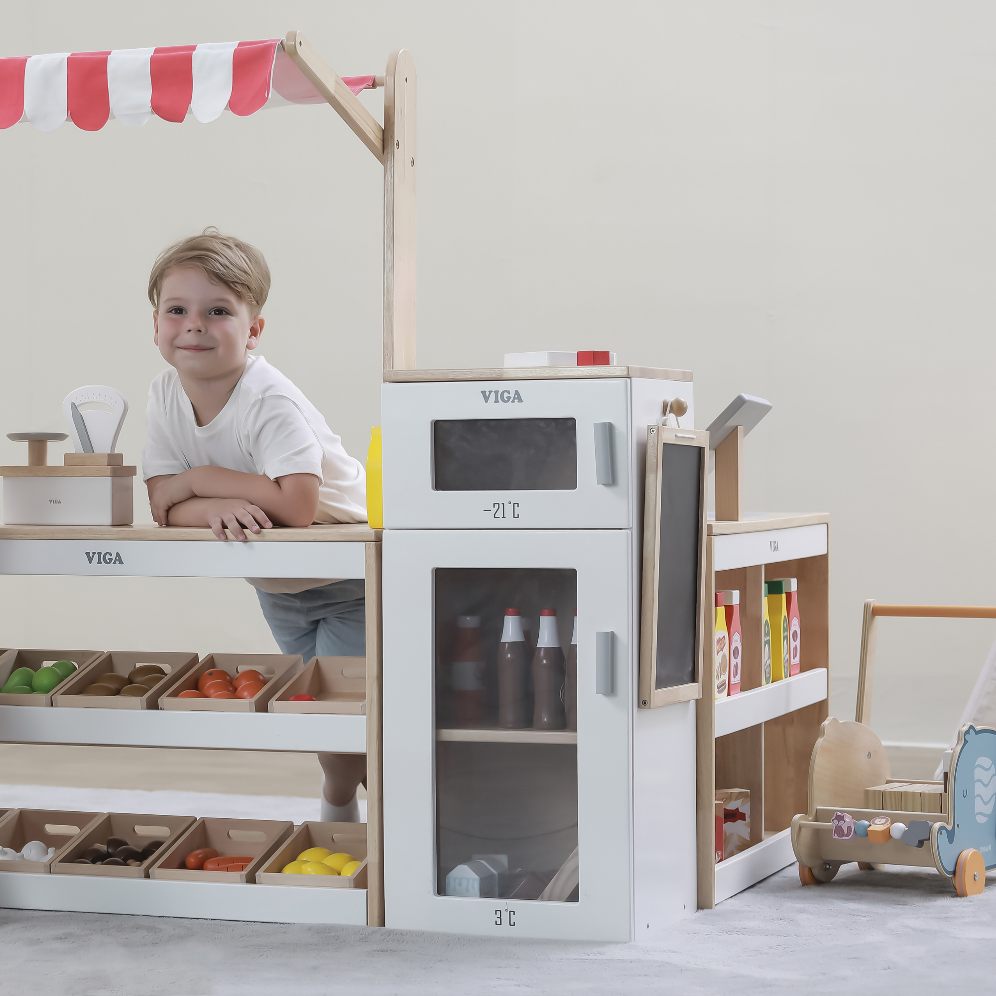 VIGA Wooden Toy Fridge with Freezer and Chalkboard  Pretend Play Kitchen Accessory  Role Play Appliance for Ages 3 and Up