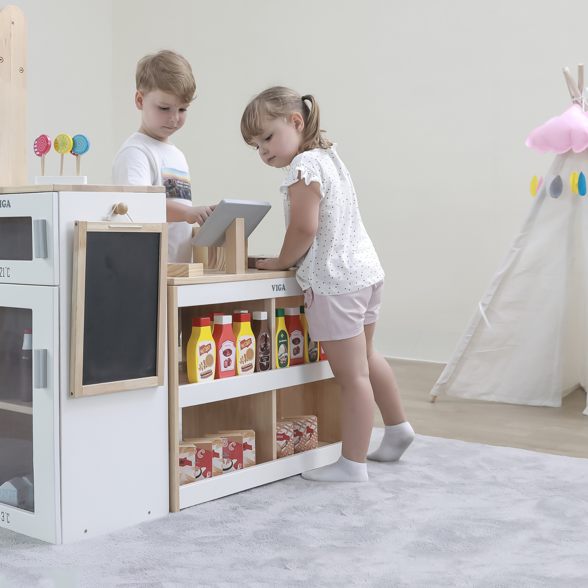 VIGA Wooden Beverage and Food Set  12 Piece Pretend Play Snacks and Drinks  Role Play Kitchen and Shop Accessories for Ages 3 and Up