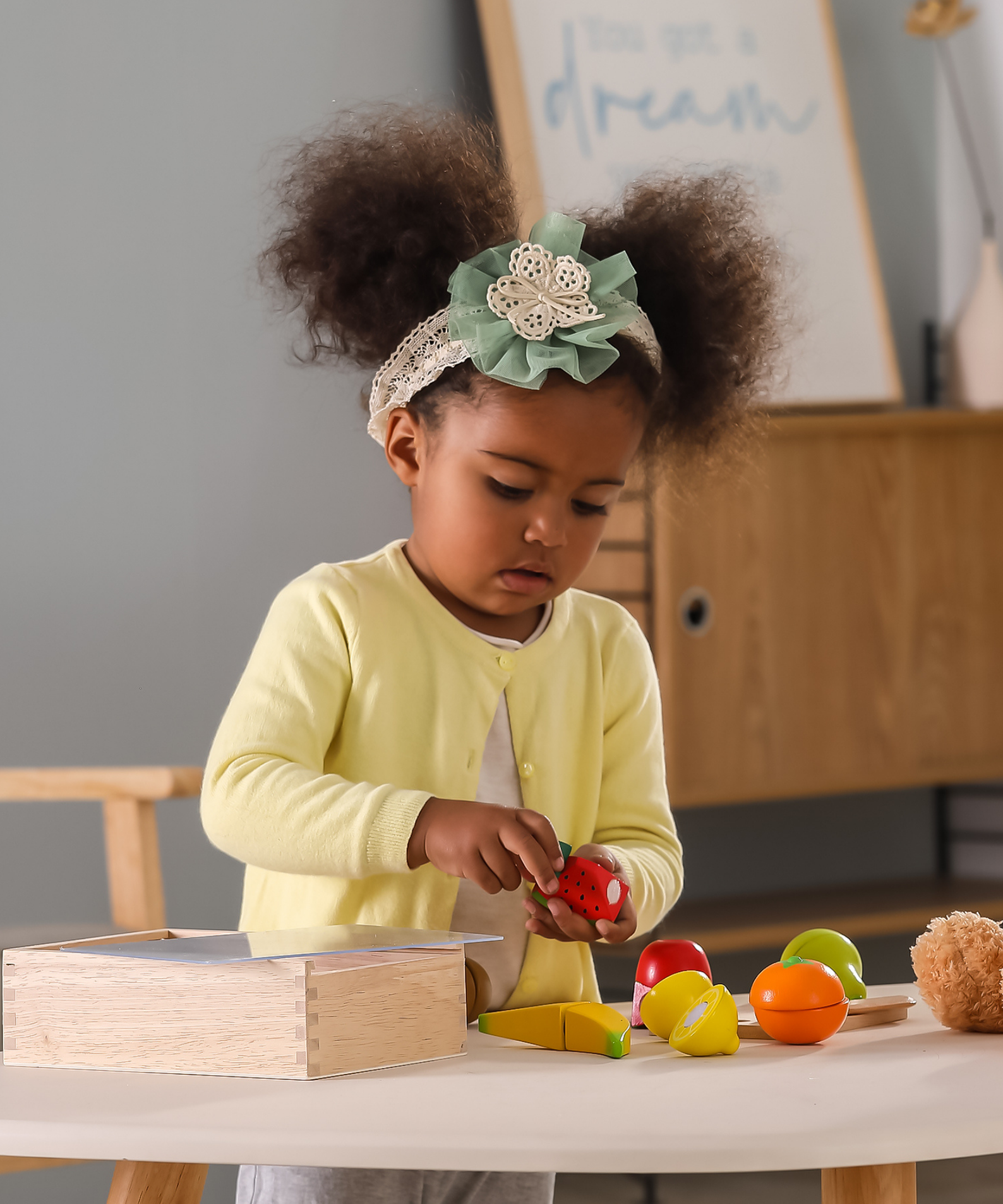 Viga Wooden Cutting Fruit Set for Toddlers  Pretend Play Kitchen Toy with Knife and Cutting Board  Montessori-Inspired Learning  Ages 18 Months and Up