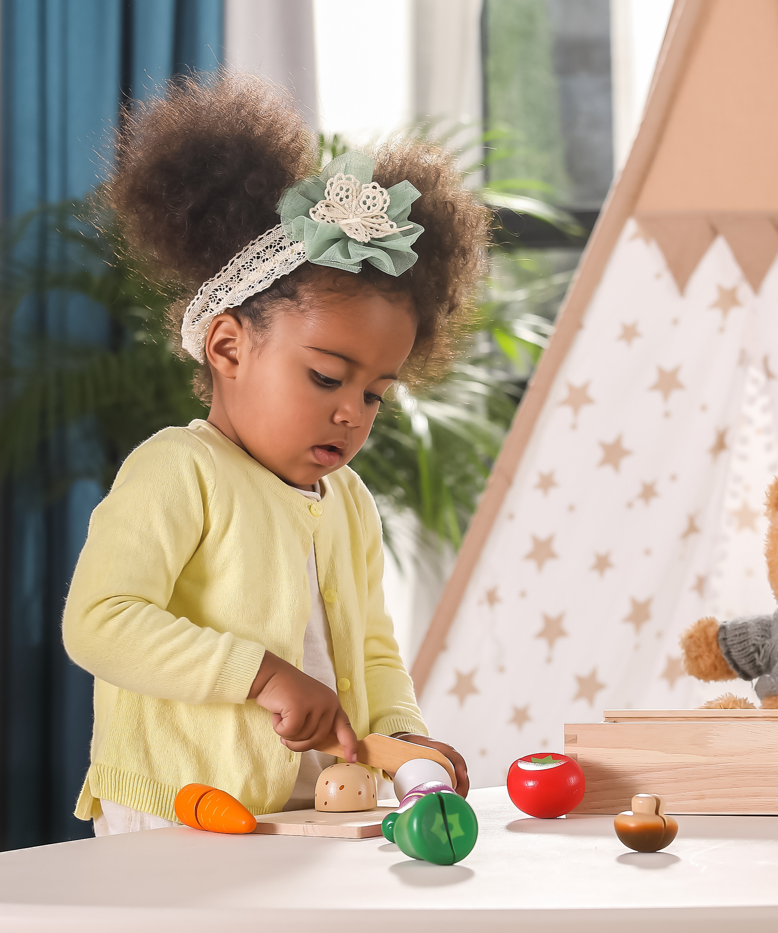 VIGA Wooden Vegetable Chopping Set for Kids  Pretend Play Kitchen Toy with Knife and Fruits  Roleplay Toy for Ages 18 Months and Up