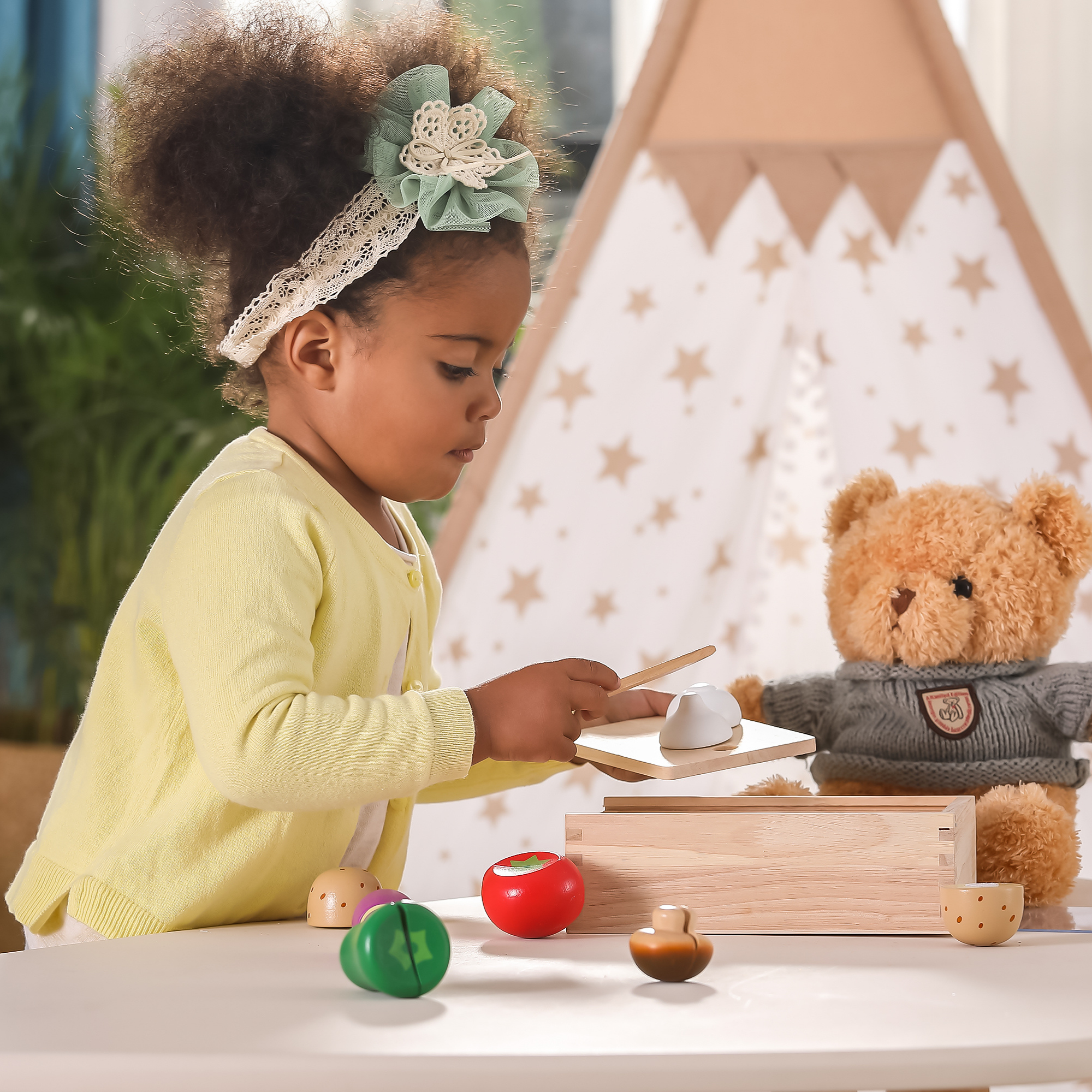 VIGA Wooden Vegetable Chopping Set for Kids  Pretend Play Kitchen Toy with Knife and Fruits  Roleplay Toy for Ages 18 Months and Up