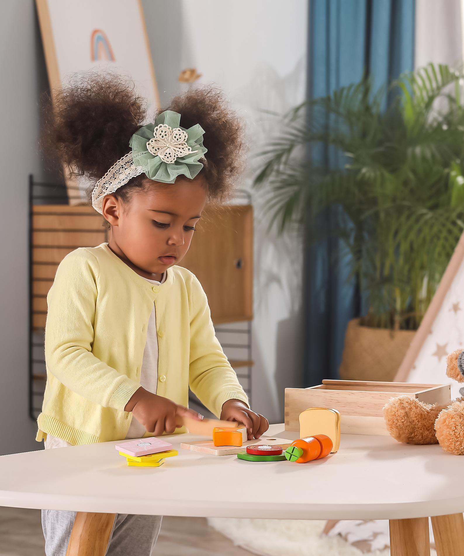 VIGA Wooden Cutting Lunch Set for Kids  Pretend Play Kitchen Toy with Knife and Food Pieces  Roleplay Toy for Ages 18 Months and Up