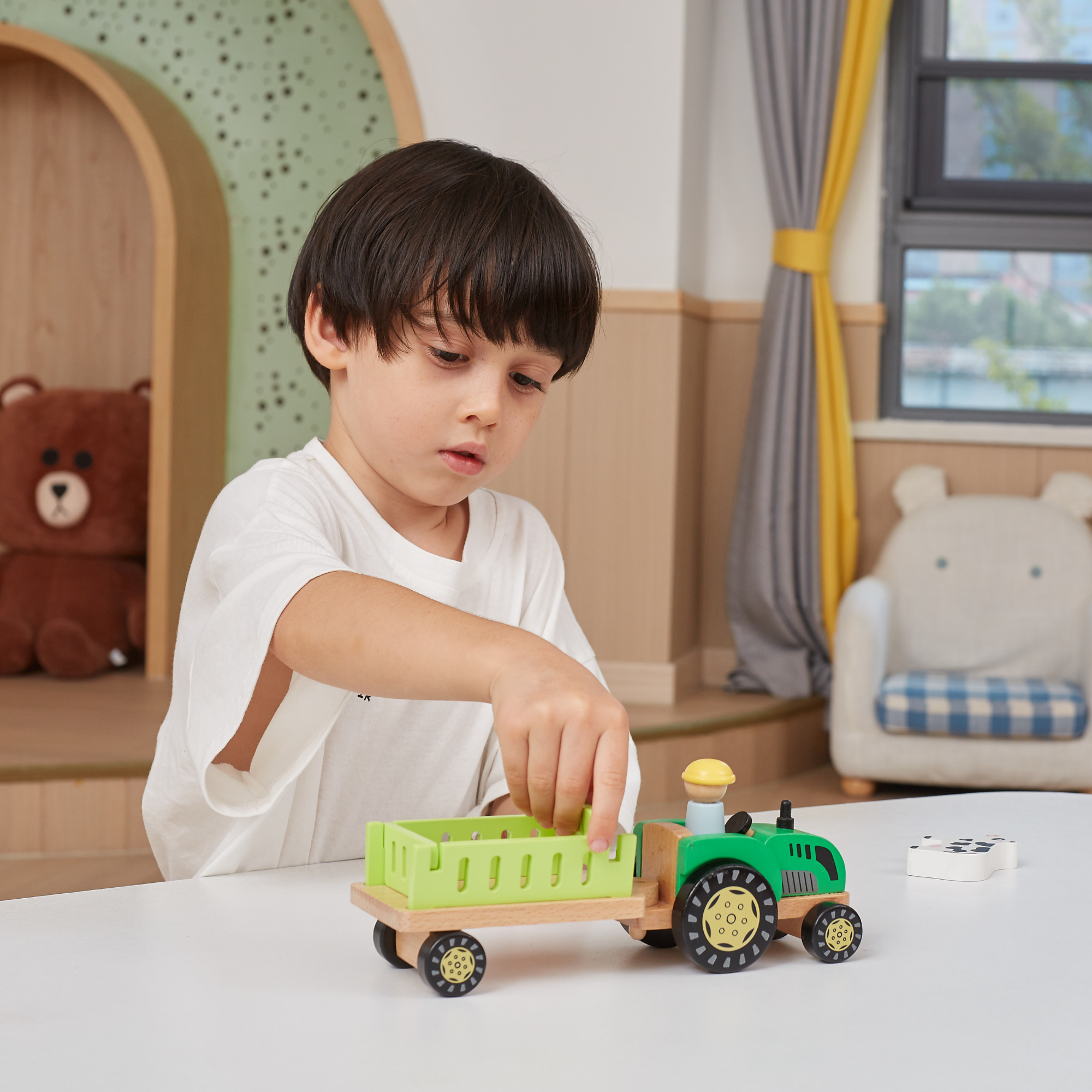 VIGA Farm Tractor Wooden Toy with Animals and Trailer  Educational Roleplay Set for Toddlers and Preschoolers