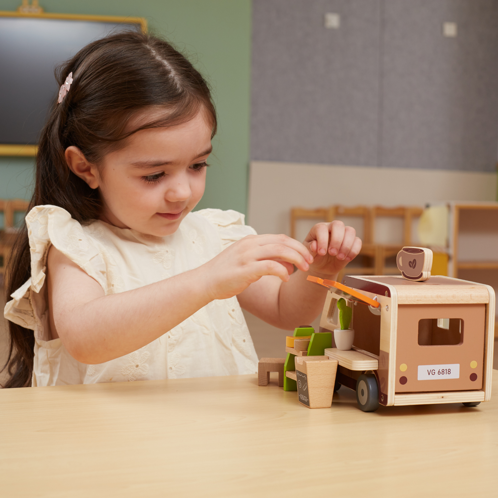 Viga Wooden Coffee Truck Playset, 11-Piece Montessori-Inspired Cafe-Themed Vehicle Toy, Non-Toxic and Eco-Friendly, Encourages Imaginative Role Play and Fine Motor Skills, Suitable for Boys & Girls Ages 3+