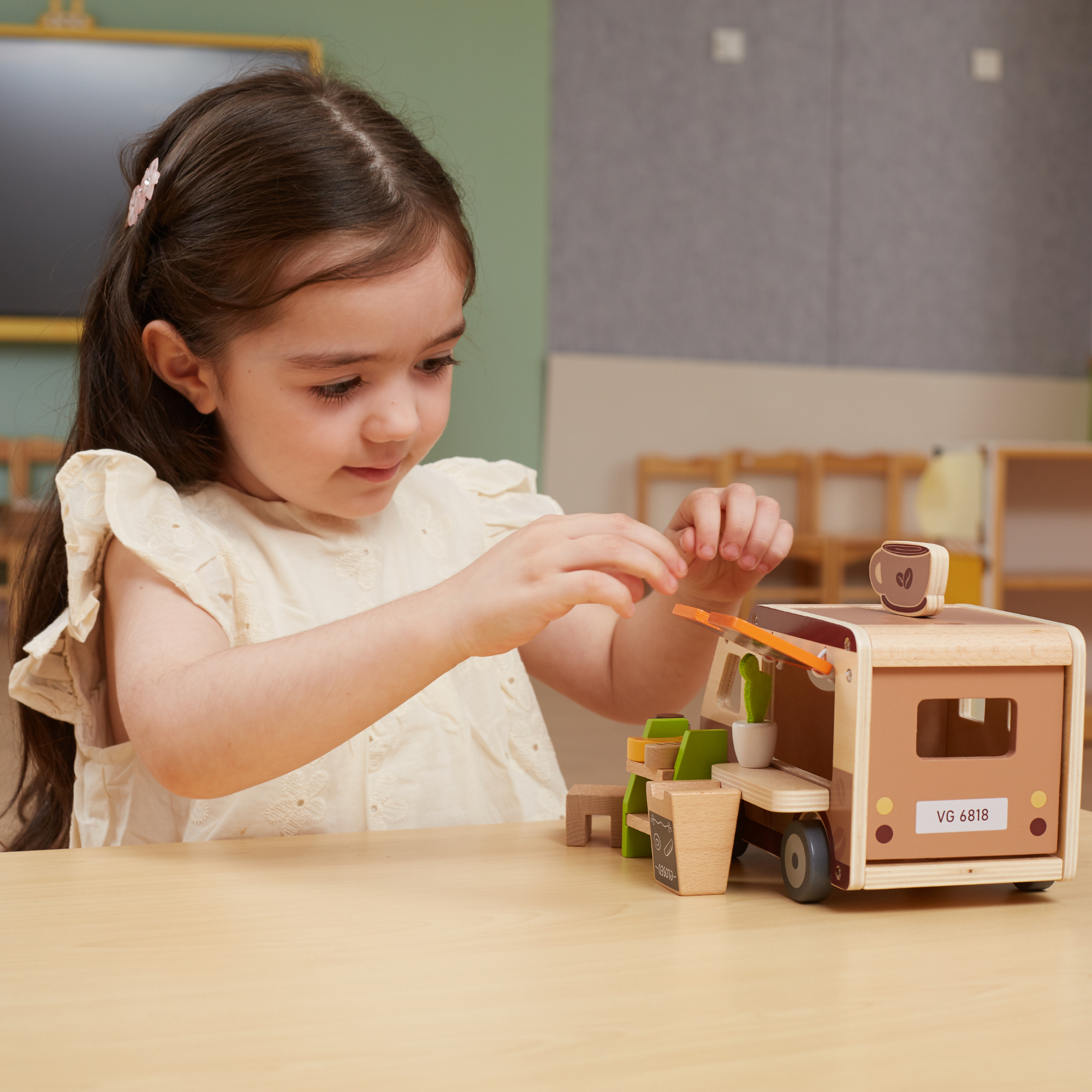 Viga Wooden Coffee Truck Playset, 11-Piece Montessori-Inspired Cafe-Themed Vehicle Toy, Non-Toxic and Eco-Friendly, Encourages Imaginative Role Play and Fine Motor Skills, Suitable for Boys & Girls Ages 3+