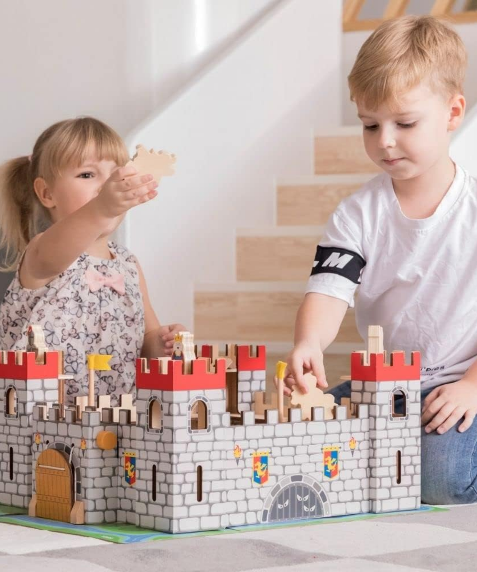 VIGA Wooden Castle Play Set  Imaginative Roleplay Toy for Kids  Age 3 Years and Above