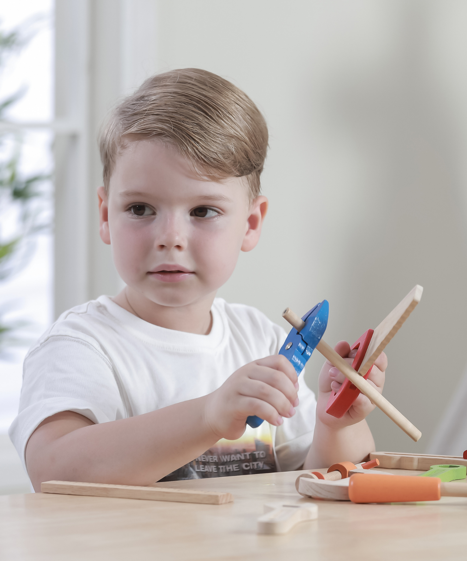 VIGA Wooden Tool Box with 10 Realistic Tools  Roleplay Set for Kids Ages 3 and Up