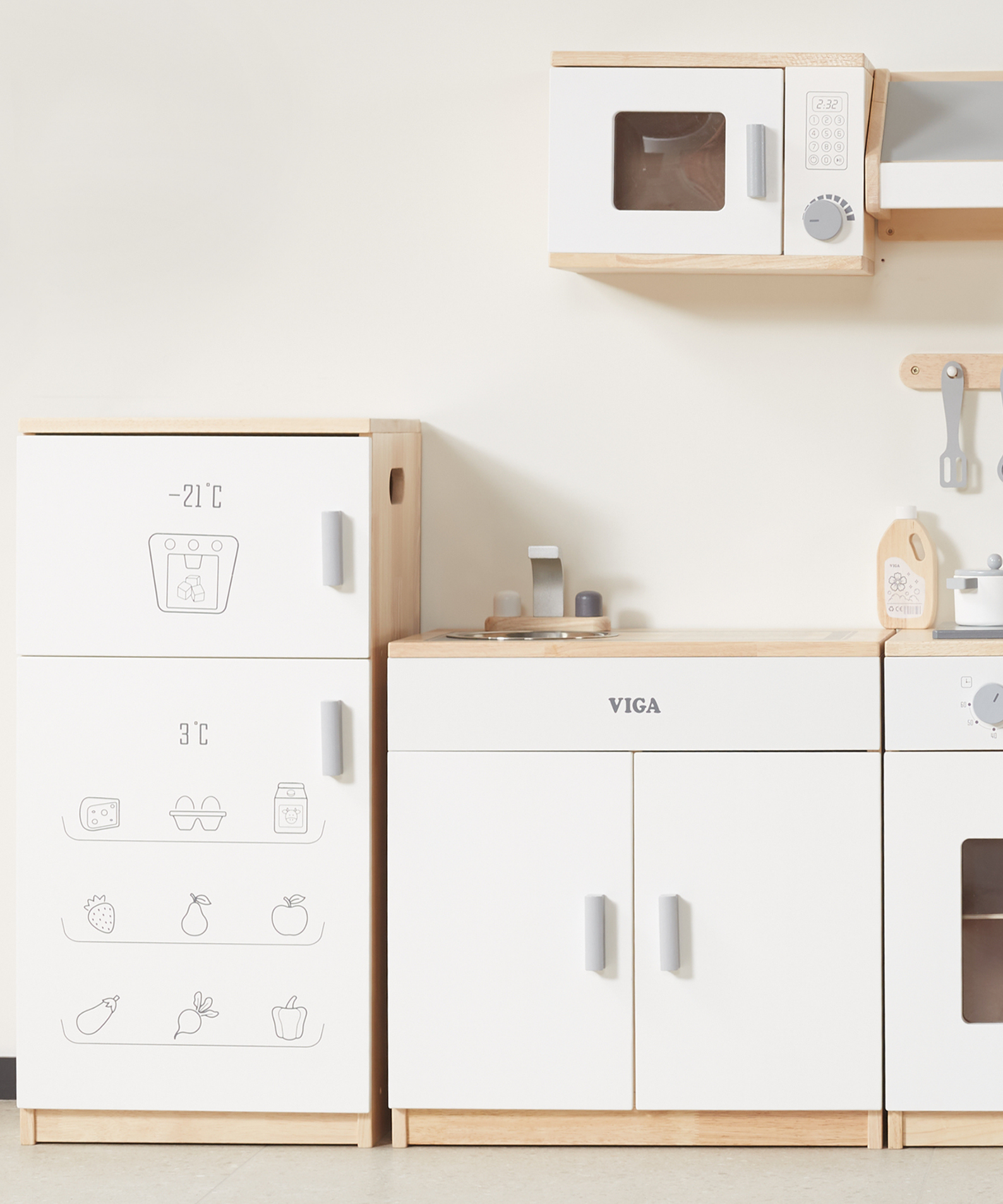 VIGA White Wooden Kitchen with Fridge  Pretend Play Cooking Set for Kids  Age 3 Years and Above