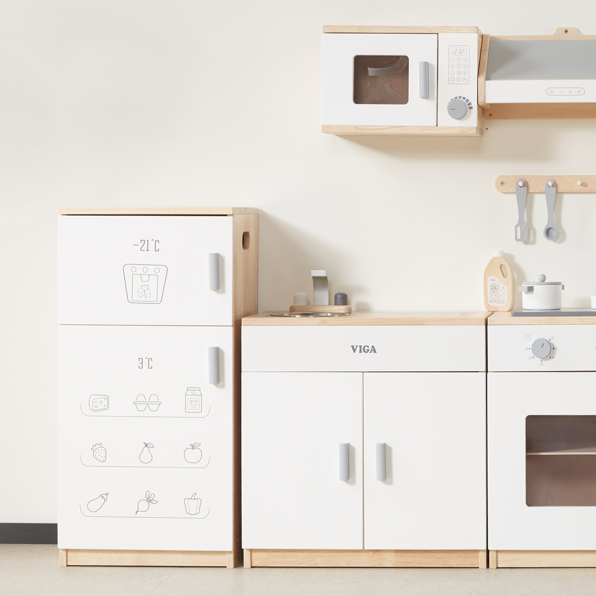 VIGA White Wooden Kitchen with Fridge  Pretend Play Cooking Set for Kids  Age 3 Years and Above