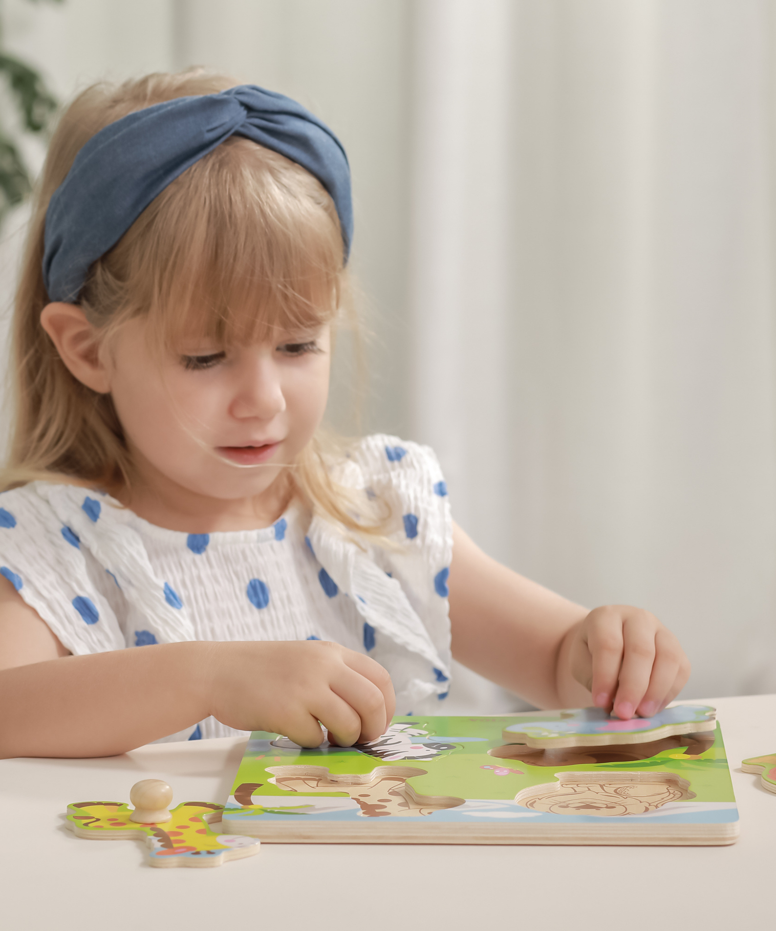 Viga Wild Animals, 4 Piece Knob Puzzle, Montessori Wooden Toy, Develops Sensory, Cognitive & Fine Motor Skills, Non-Toxic & Eco-friendly Kids Educational Toy, Suitable for Boys and Girls Aged 12m+