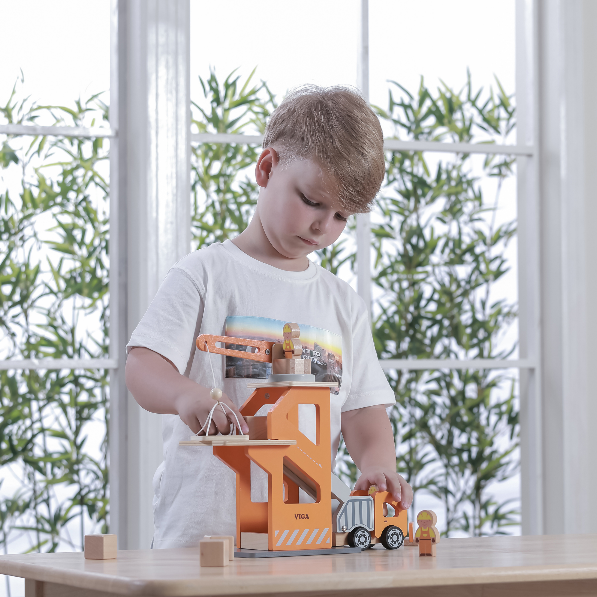 VIGA Wooden Crane Lift with Dumper  3 Builder Figures, Dump Truck, Blocks, and Accessories  Construction Role Play Toy for Kids  Ages 3 and Up