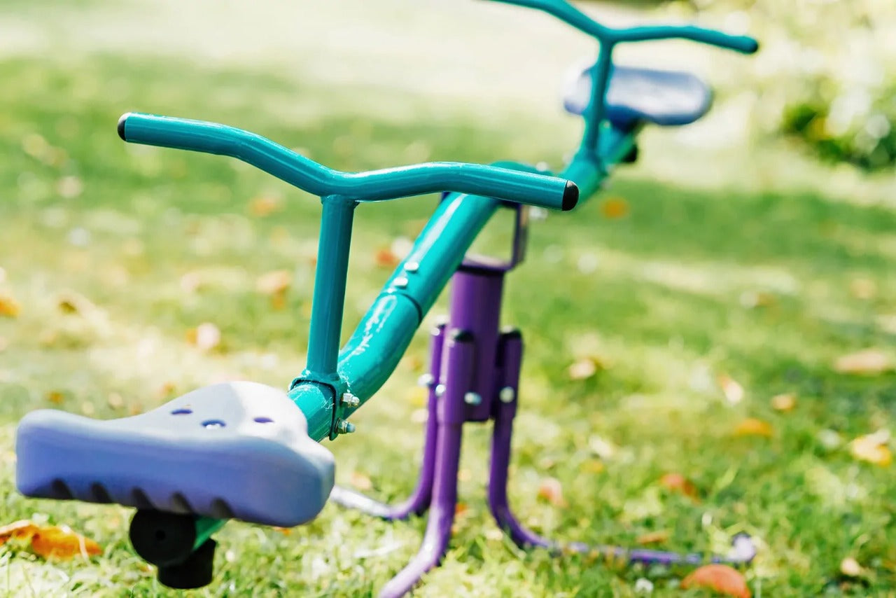 Plum Rotating Metal See Saw, 360° Rotation, Easy to Assemble Sturdy Metal Frame Design with 50kg Maximum Weight Capacity, Outdoor Toy Suitable for Children both Boys and Girls Aged 3 years and Above