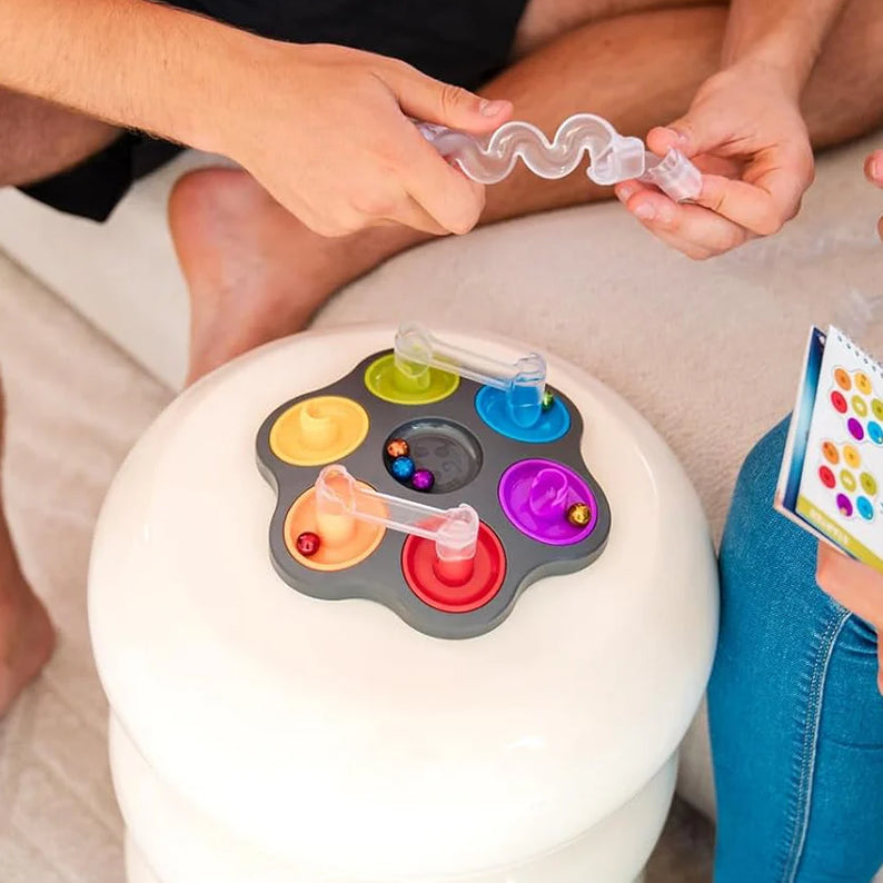 SmartGames IQ Love, Fun IQ Brain Teaser Puzzle, Cognitive Development STEM Toy with 120+ Challenges, Travel Friendly Handheld Educational Matching Puzzle Game, Suitable for Children Above 7+