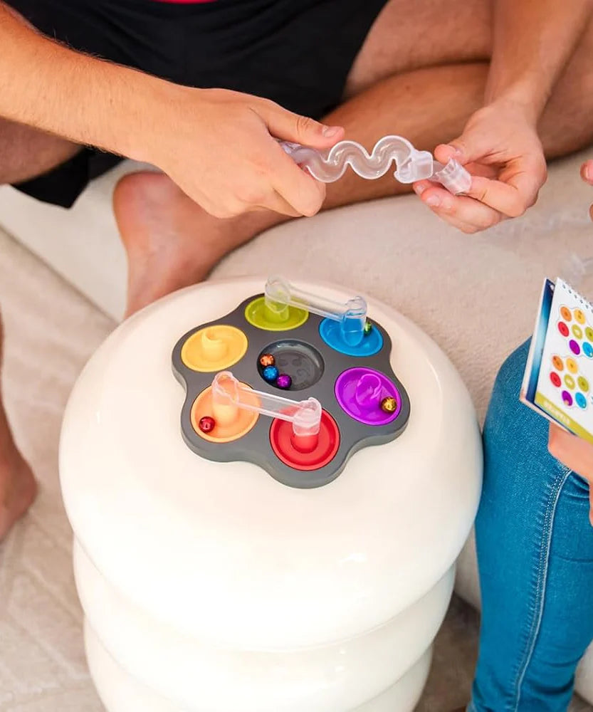 SmartGames IQ Love, Fun IQ Brain Teaser Puzzle, Cognitive Development STEM Toy with 120+ Challenges, Travel Friendly Handheld Educational Matching Puzzle Game, Suitable for Children Above 7+