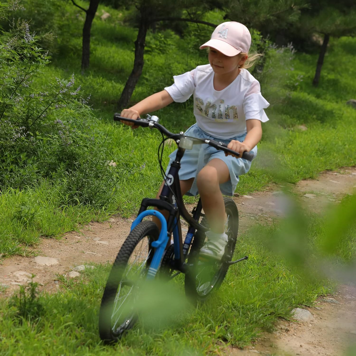 Chipmunk Explorer 20 Inch Bicycle with Lightweight Aluminium Frame, Adjustable Seat and Handle, Front + Rear Brakes, 95% Pre-Assembled Kid's Bikes with Kickstand for Children 8-12 Years Old, Blue