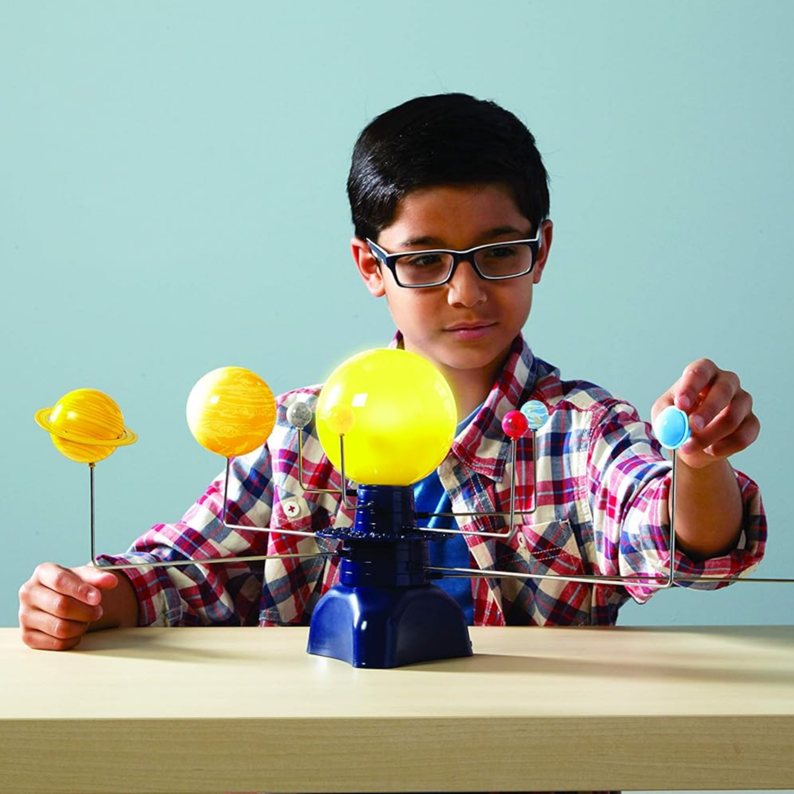 Learning Resources GeoSafari Motorised Solar System, Interactive Rotating & Revolving Model with Light-Up Sun & Star Projector, Includes Multilingual Activity Guide, For Kids Ages 8+