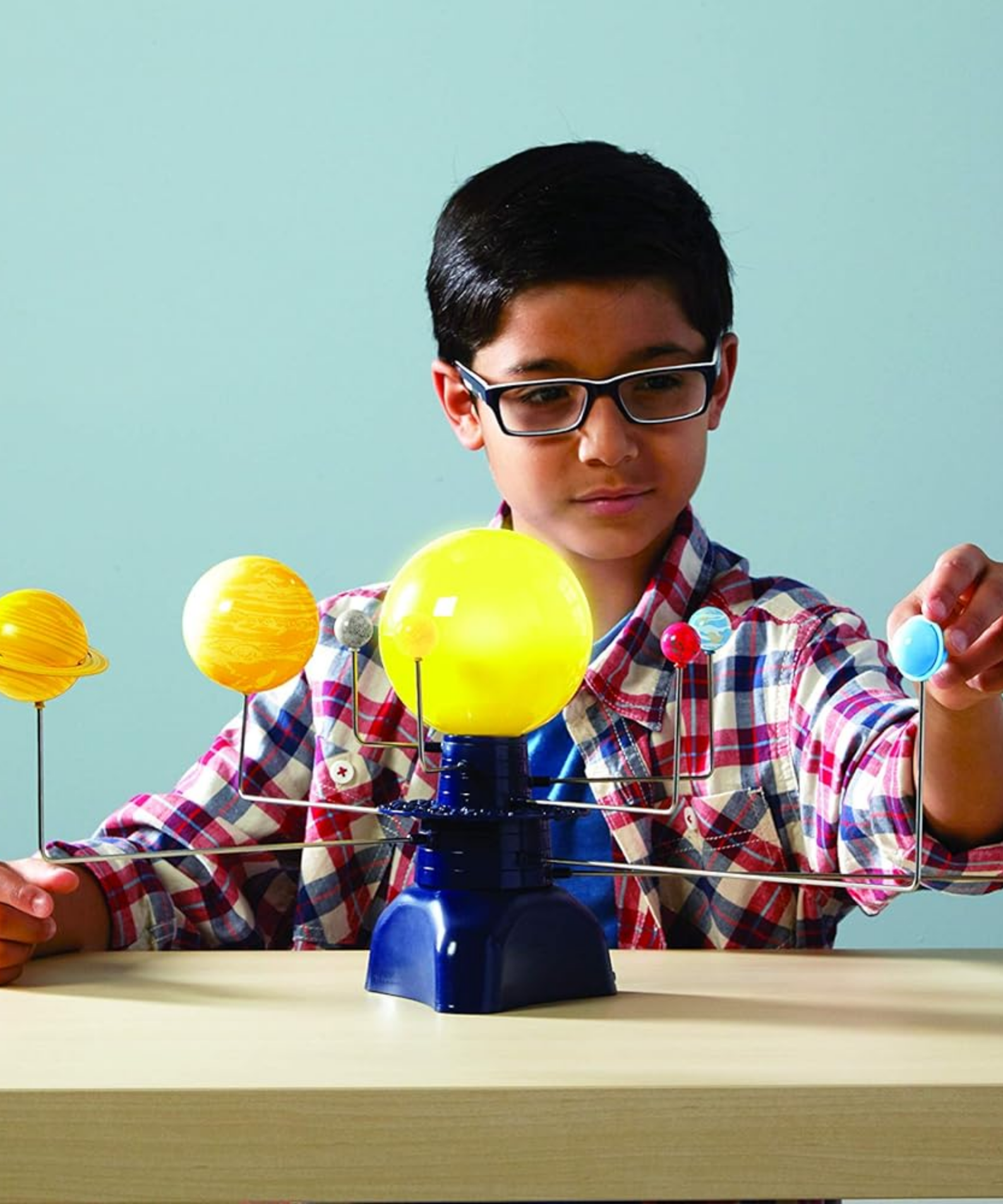 Learning Resources GeoSafari Motorised Solar System, Interactive Rotating & Revolving Model with Light-Up Sun & Star Projector, Includes Multilingual Activity Guide, For Kids Ages 8+