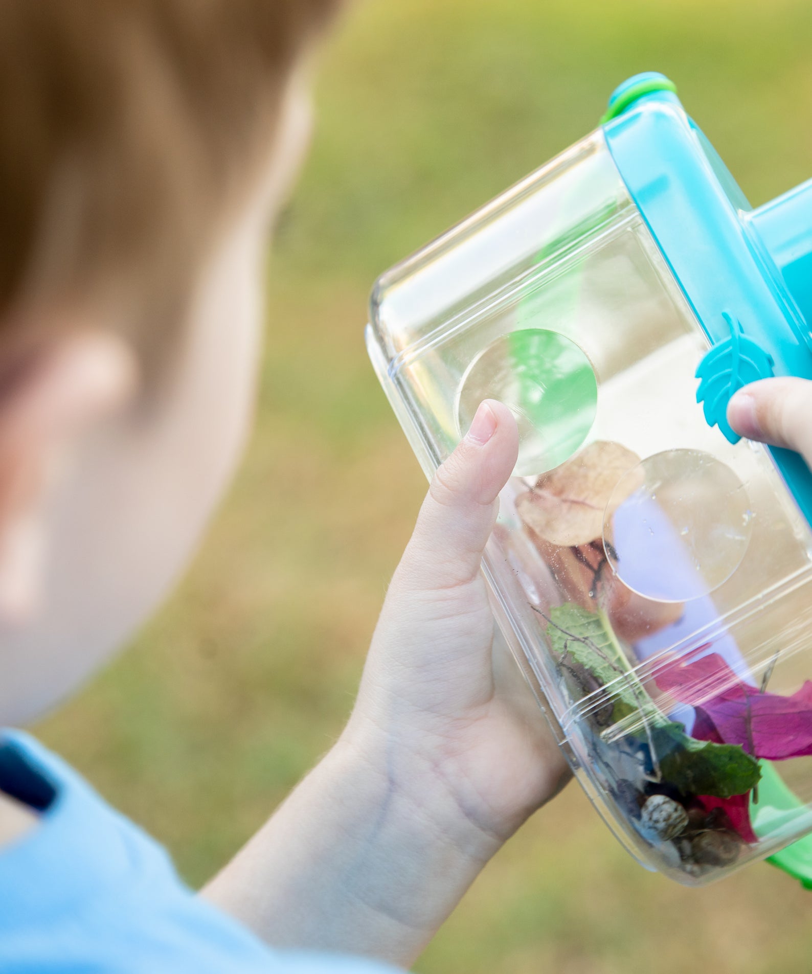 Learning Resources GeoSafari Jr. Bugnoculars, Kids Exploration Tool with 3x and 2x Magnification, Safe Bug & Specimen Viewer, Ages 3+