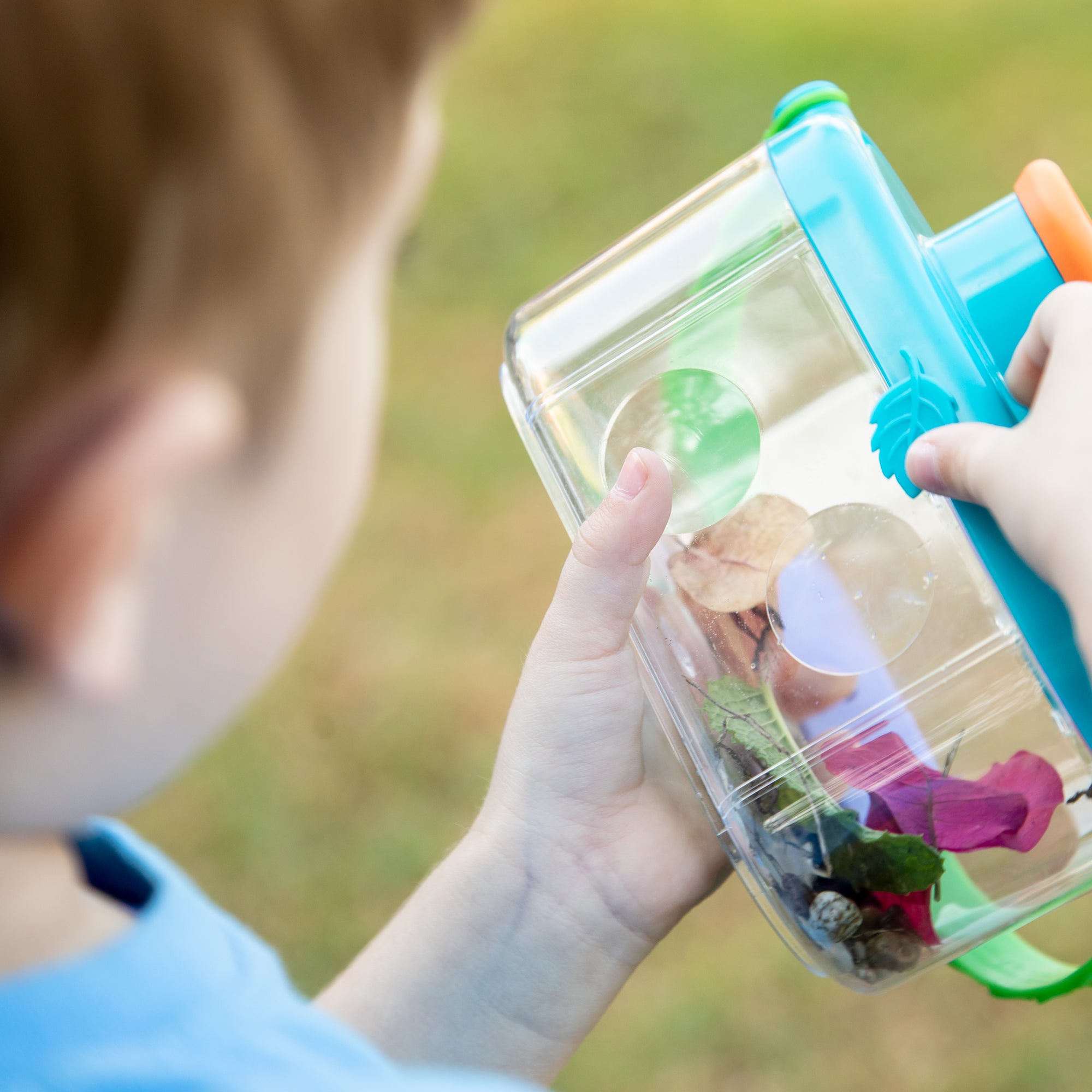 Learning Resources GeoSafari Jr. Bugnoculars, Kids Exploration Tool with 3x and 2x Magnification, Safe Bug & Specimen Viewer, Ages 3+