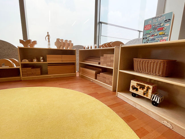 JOOYES 2 Shelf Cabinet with Backboard H60.5cm, Birch Plywood Storage and Display Unit for Classroom or Kids’ Room, Room Divider with Easy Access Shelves, Original Wood Colour – Early Development & Activity Toys